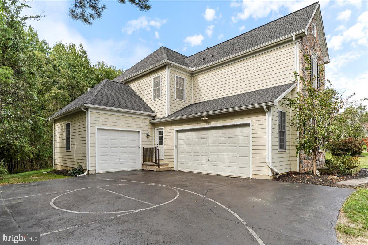 PONDVIEW - Residential