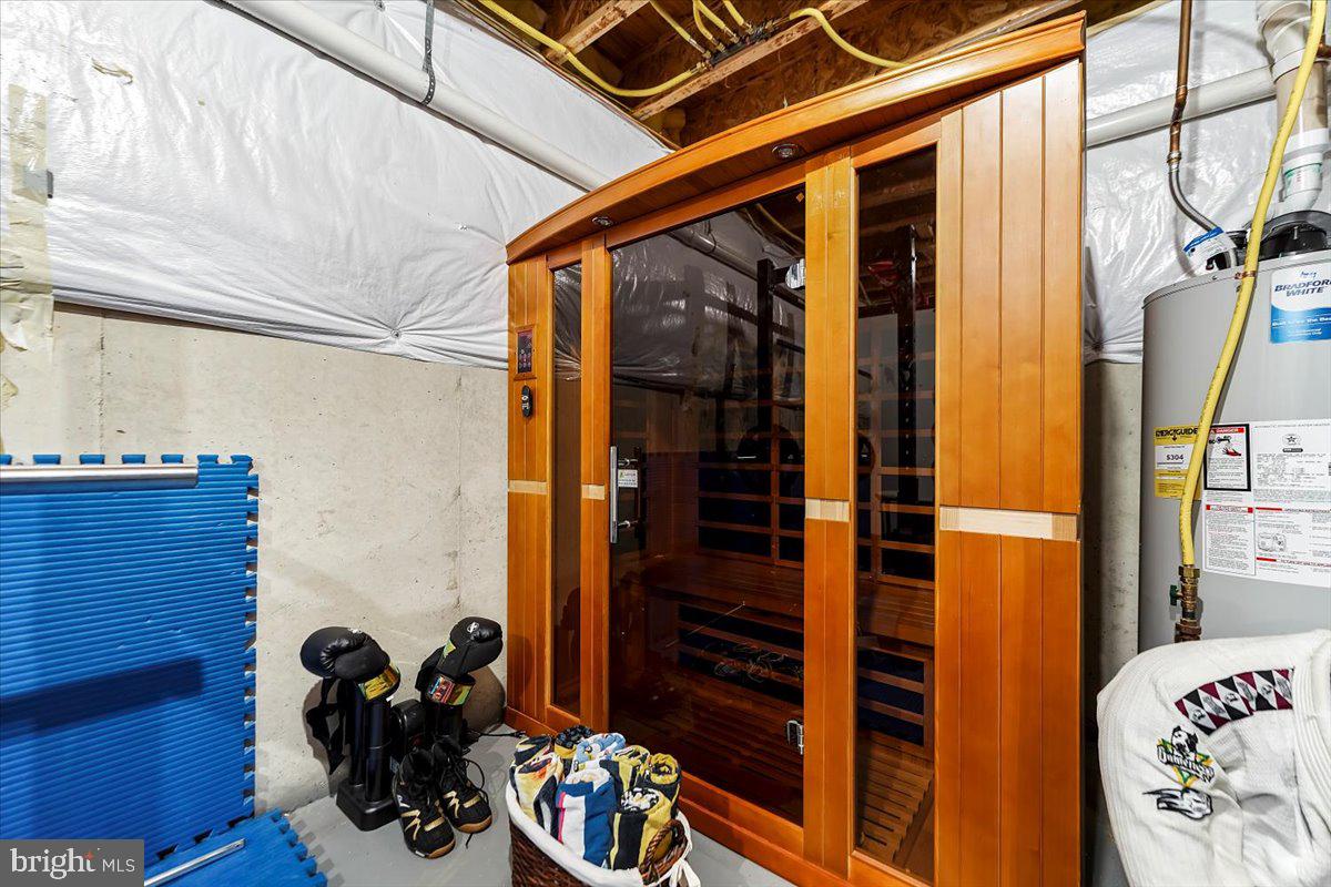 PONDVIEW - Residential