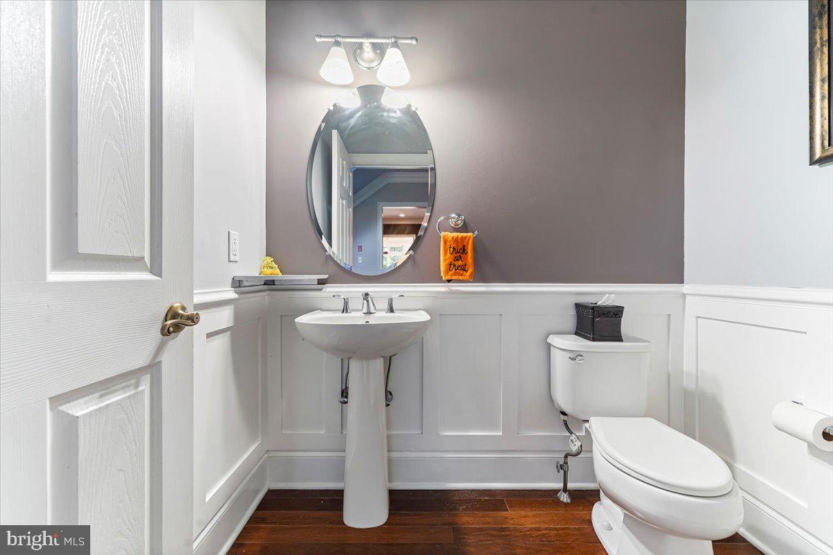 PONDVIEW - Residential