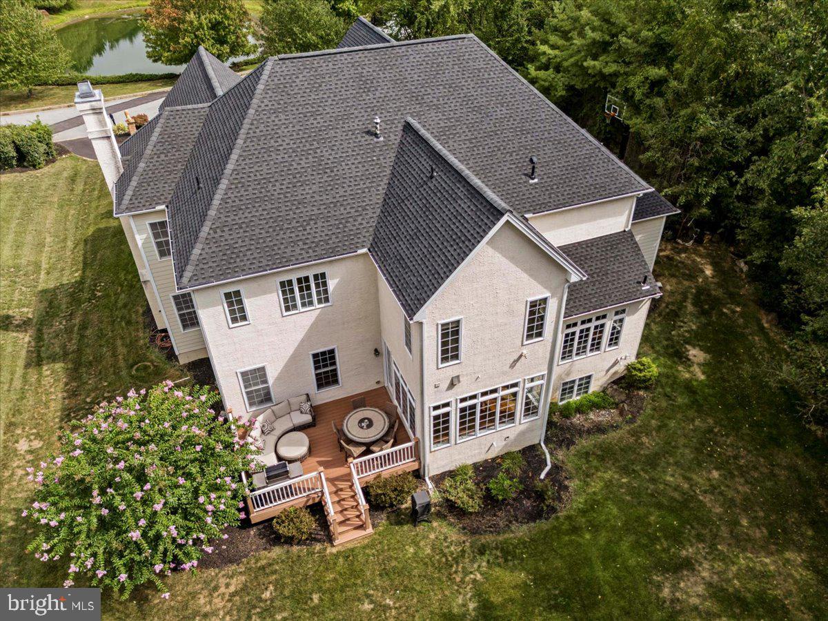 PONDVIEW - Residential