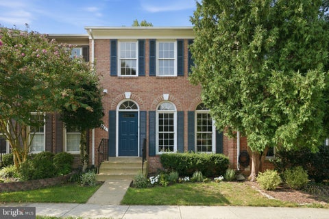 Photo of 6274 Walkers Croft Way, ALEXANDRIA, VA 22315 (MLS # VAFX2296314)