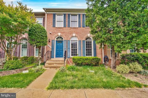 Photo of 6274 Walkers Croft Way, ALEXANDRIA, VA 22315 (MLS # VAFX2296314)