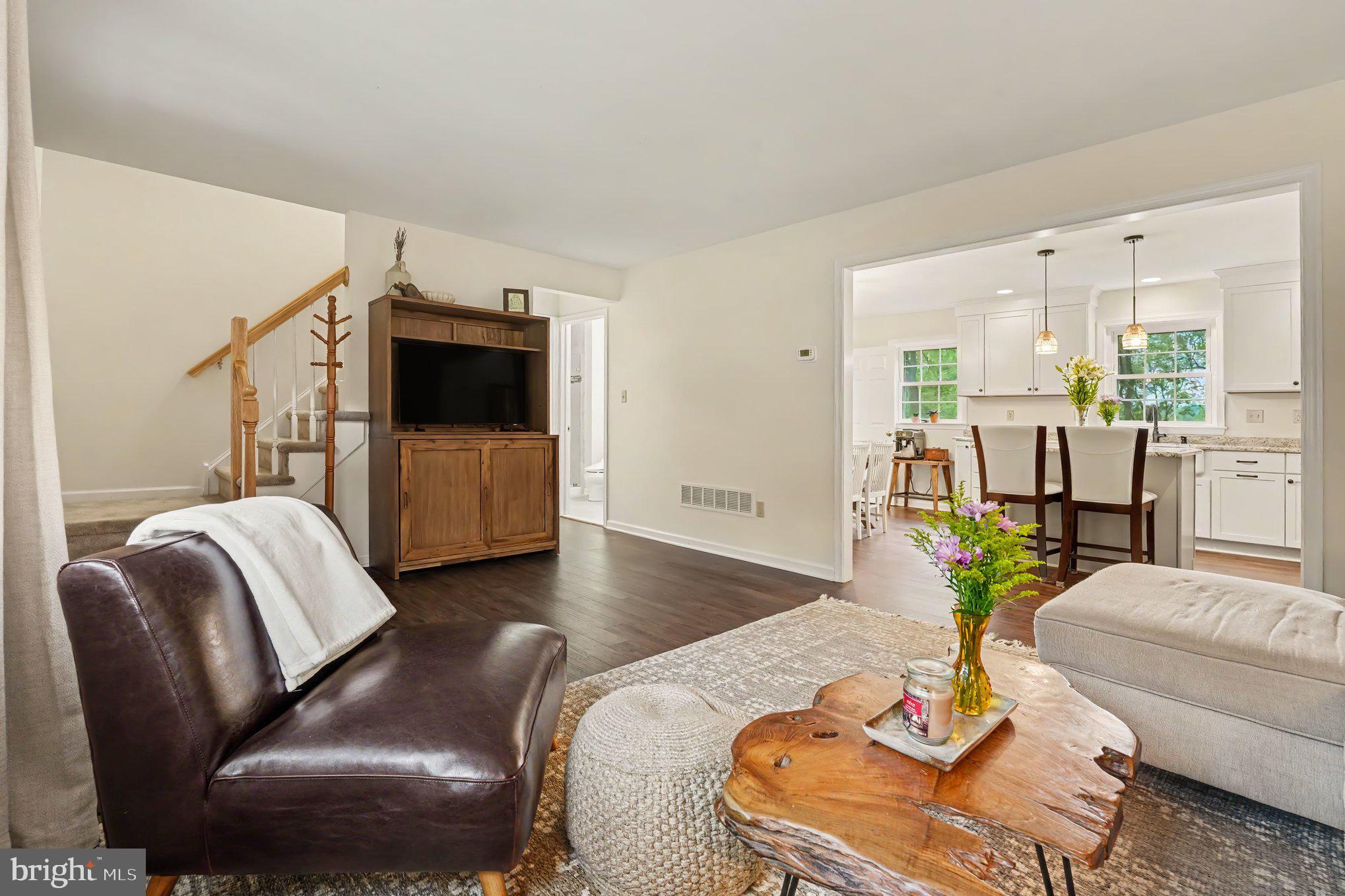 12 GLENVIEW LANE