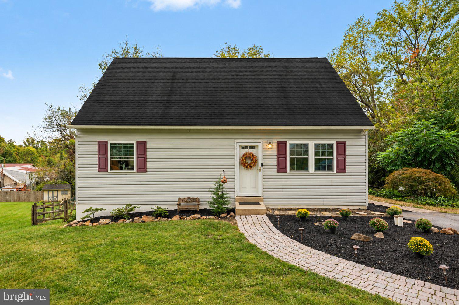 12 GLENVIEW LANE