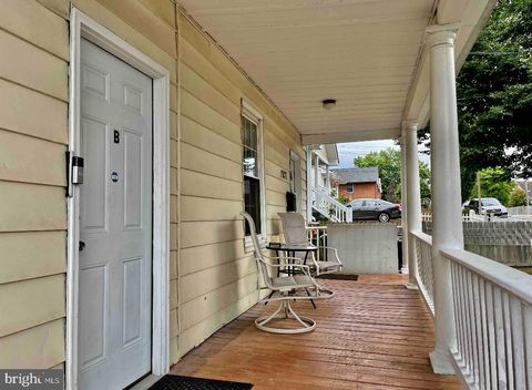 1932 S LANGLEY STREET ARLINGTON VA 22204