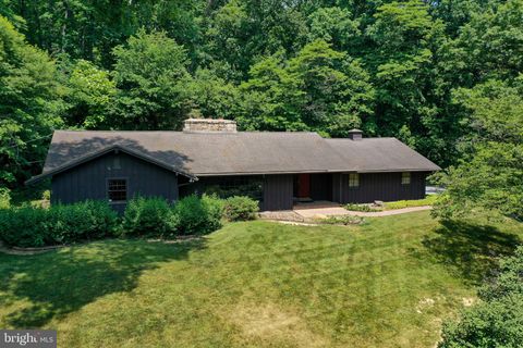 Photo of 2363 HENBIRD LN, LANCASTER, PA 17601 (MLS # PALA2036028)