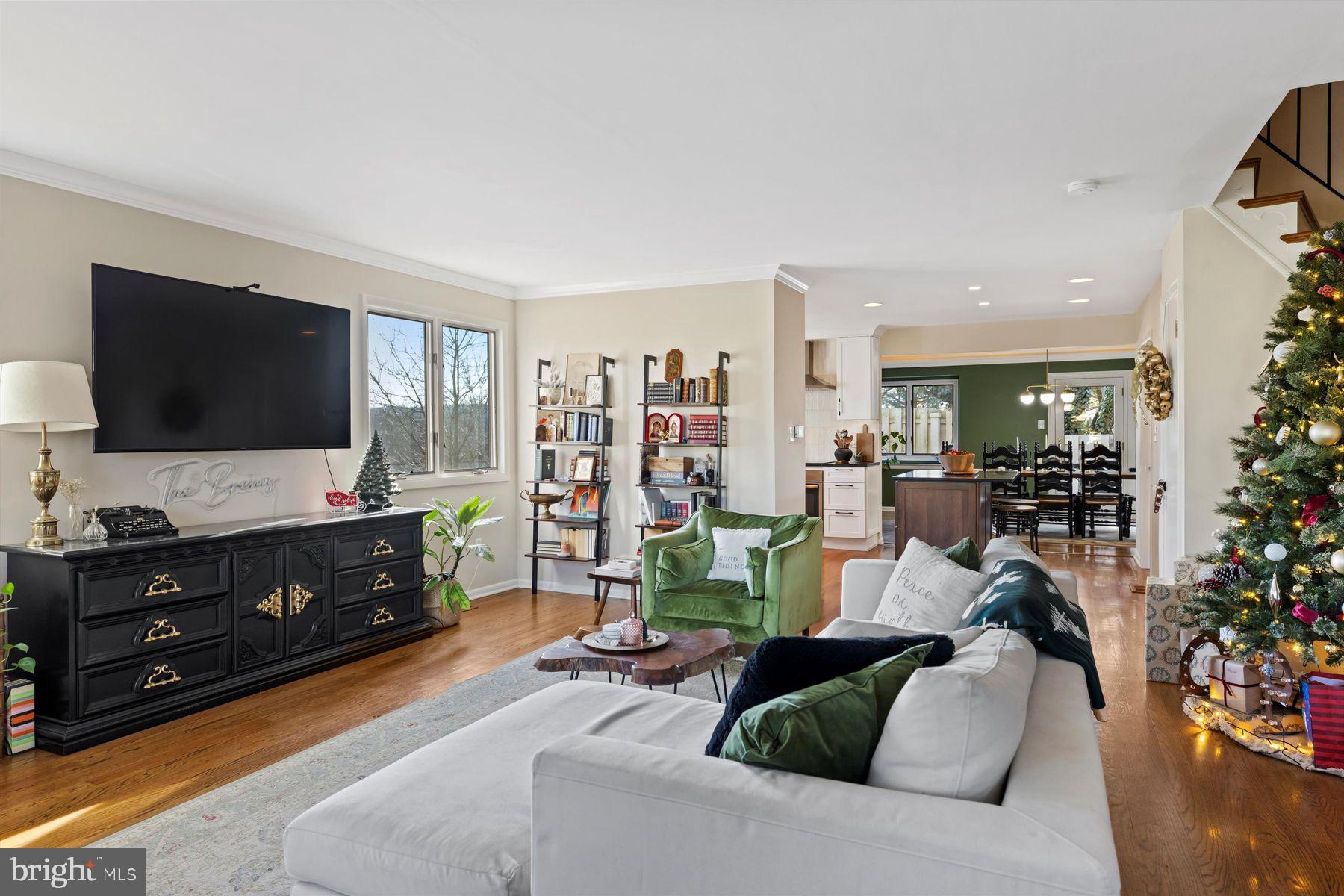 INGHAM MEWS - Residential Lease