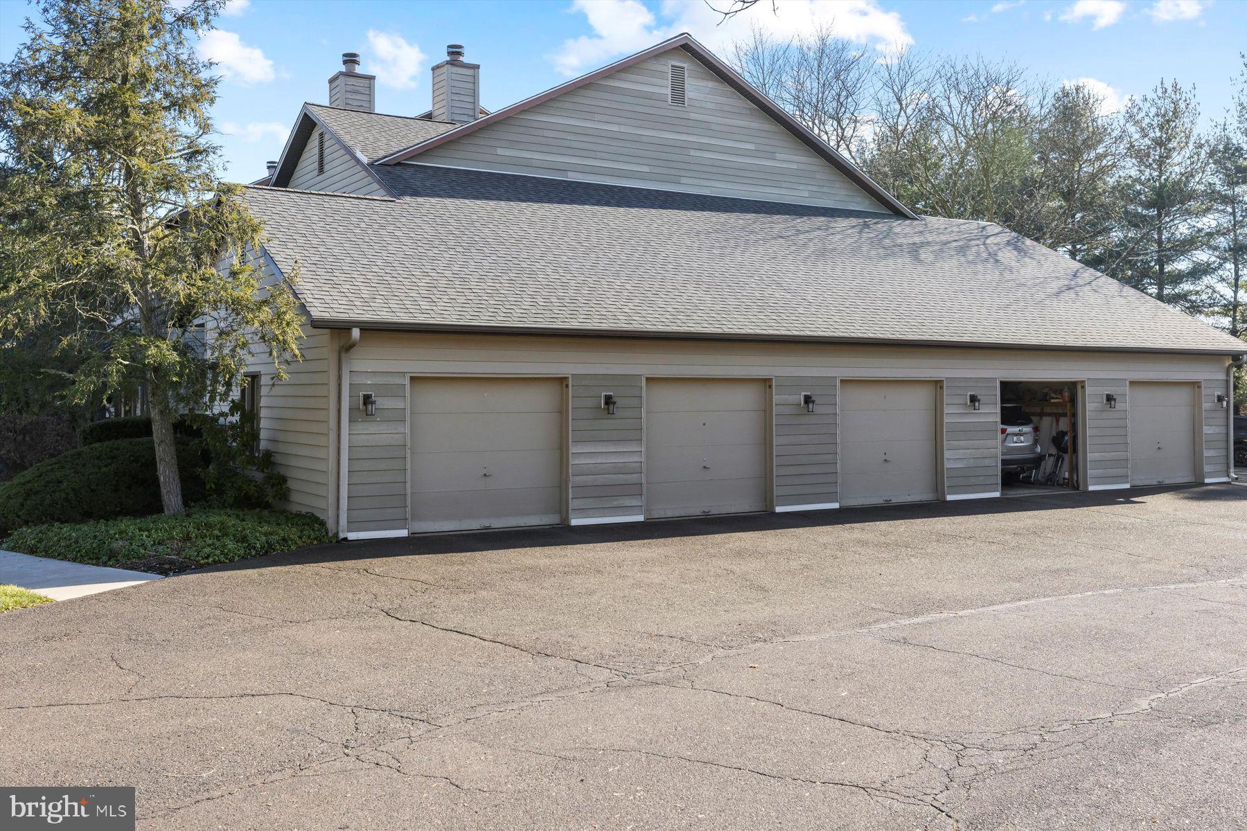 INGHAM MEWS - Residential Lease