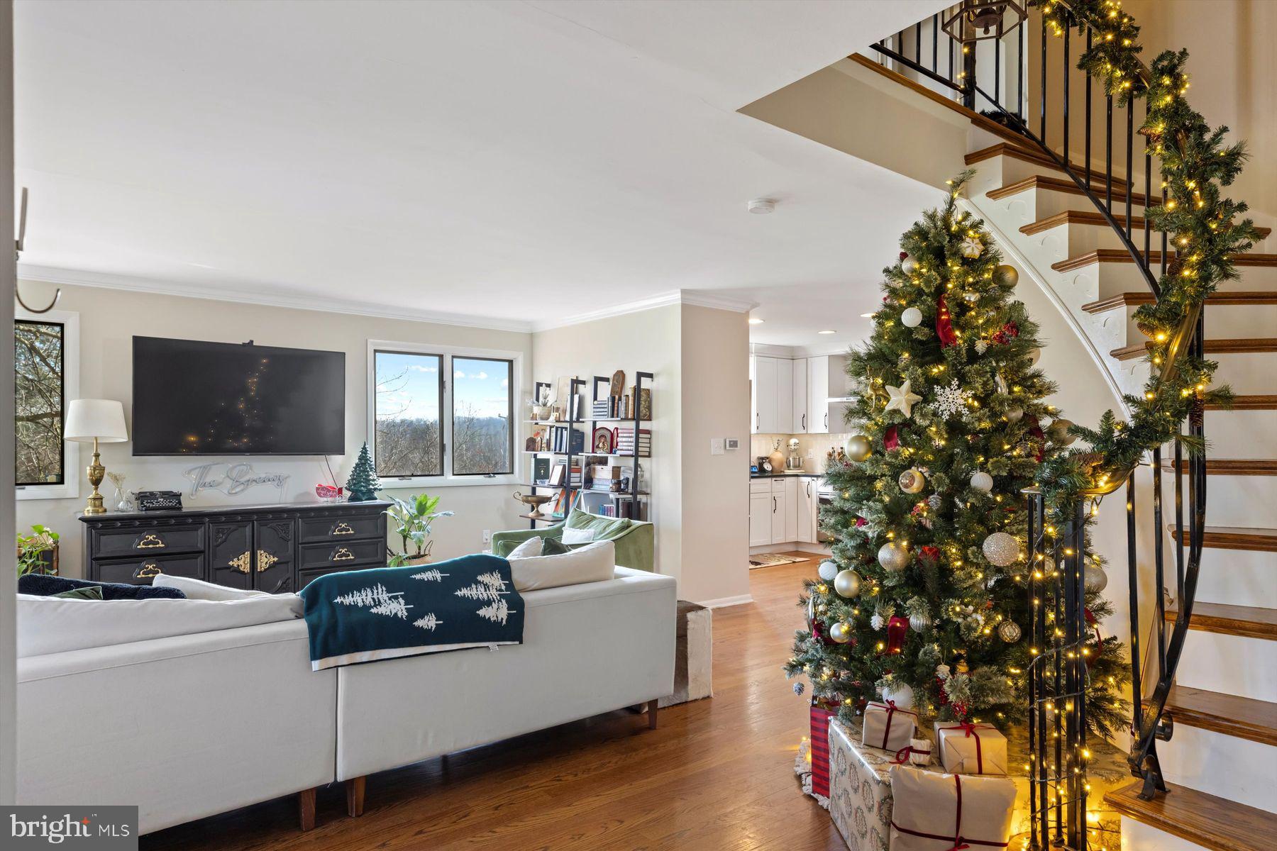 INGHAM MEWS - Residential Lease