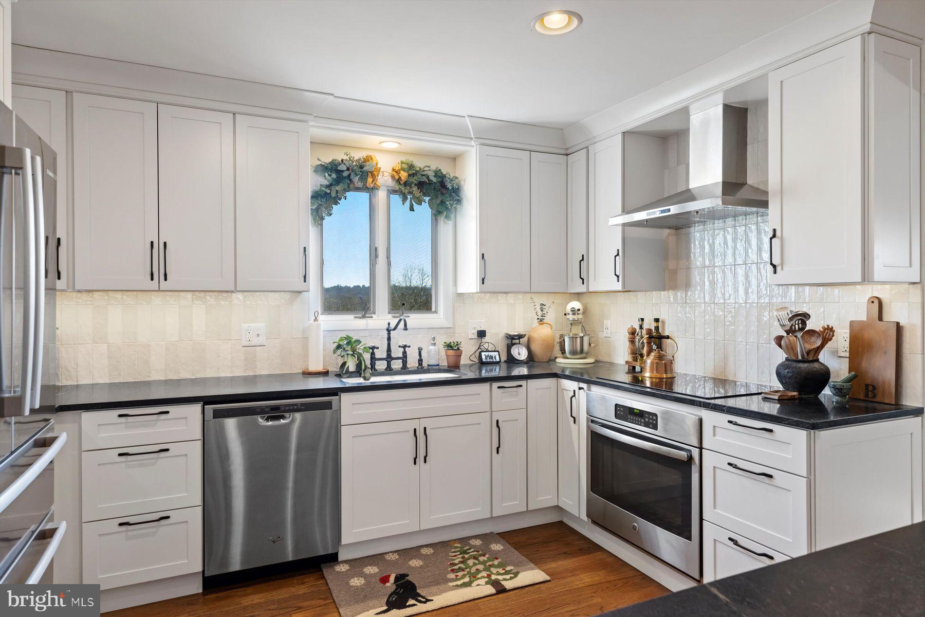 INGHAM MEWS - Residential Lease