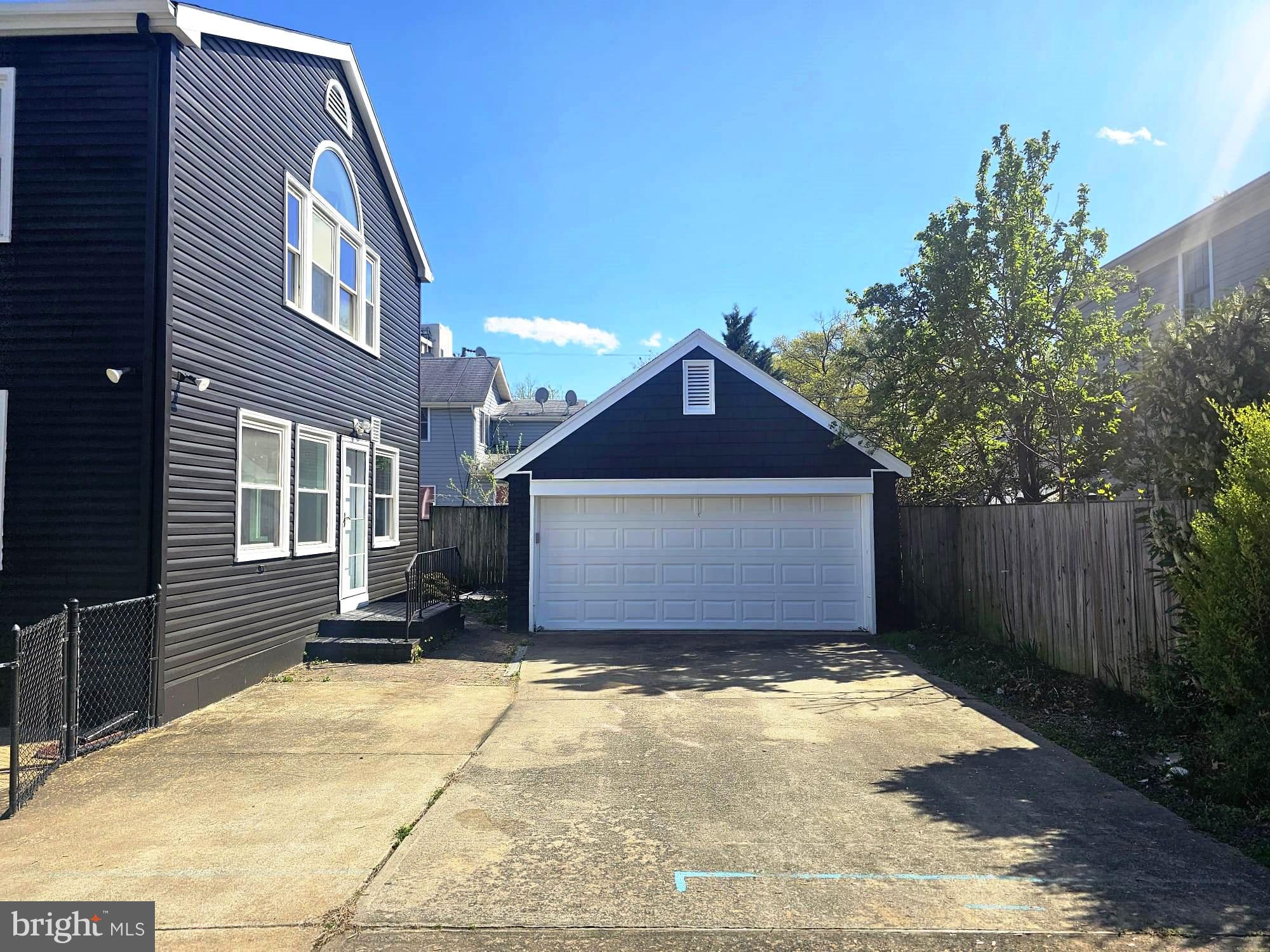 AURORA HILLS - Residential Lease