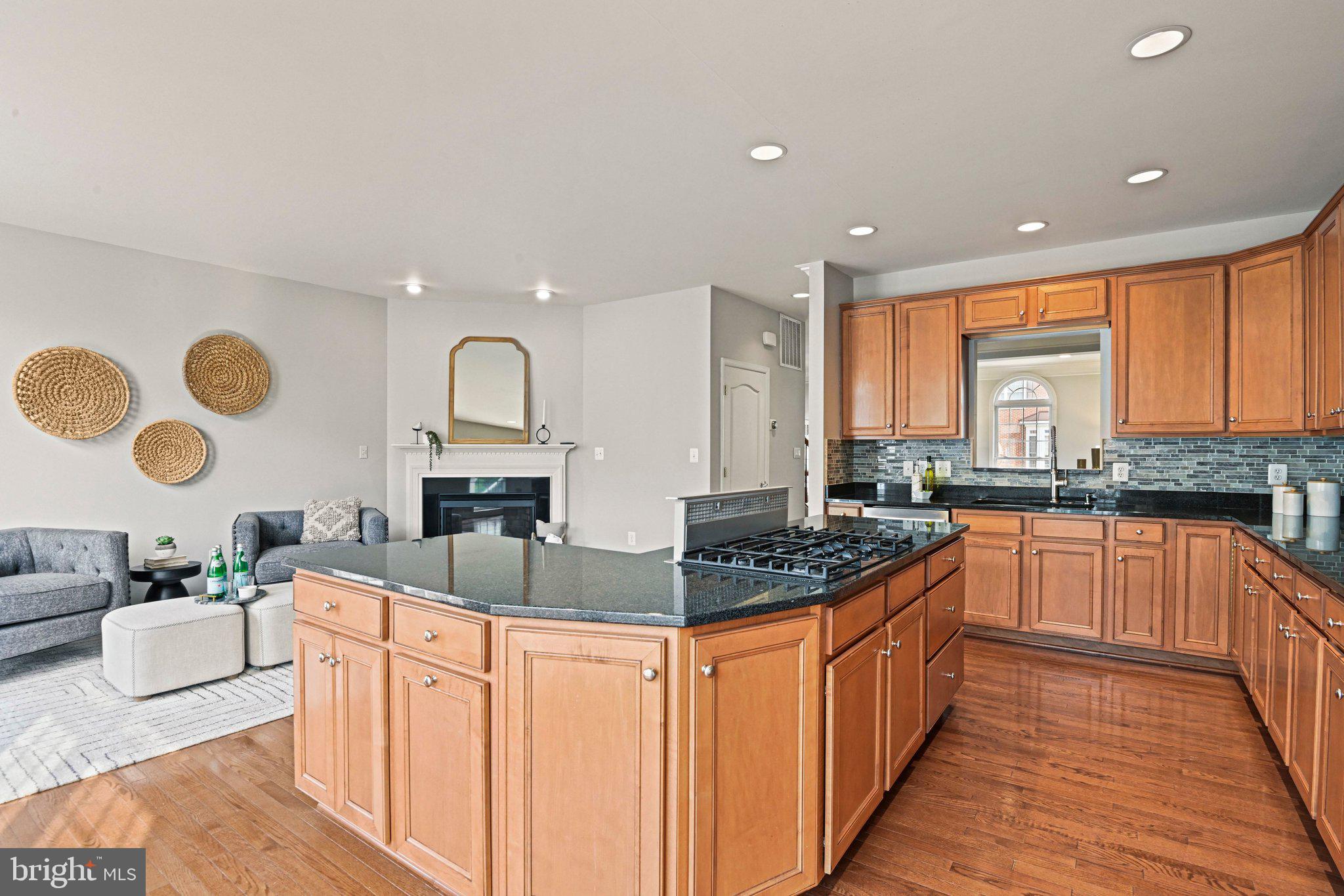 BRADDOCK CORNER - Residential