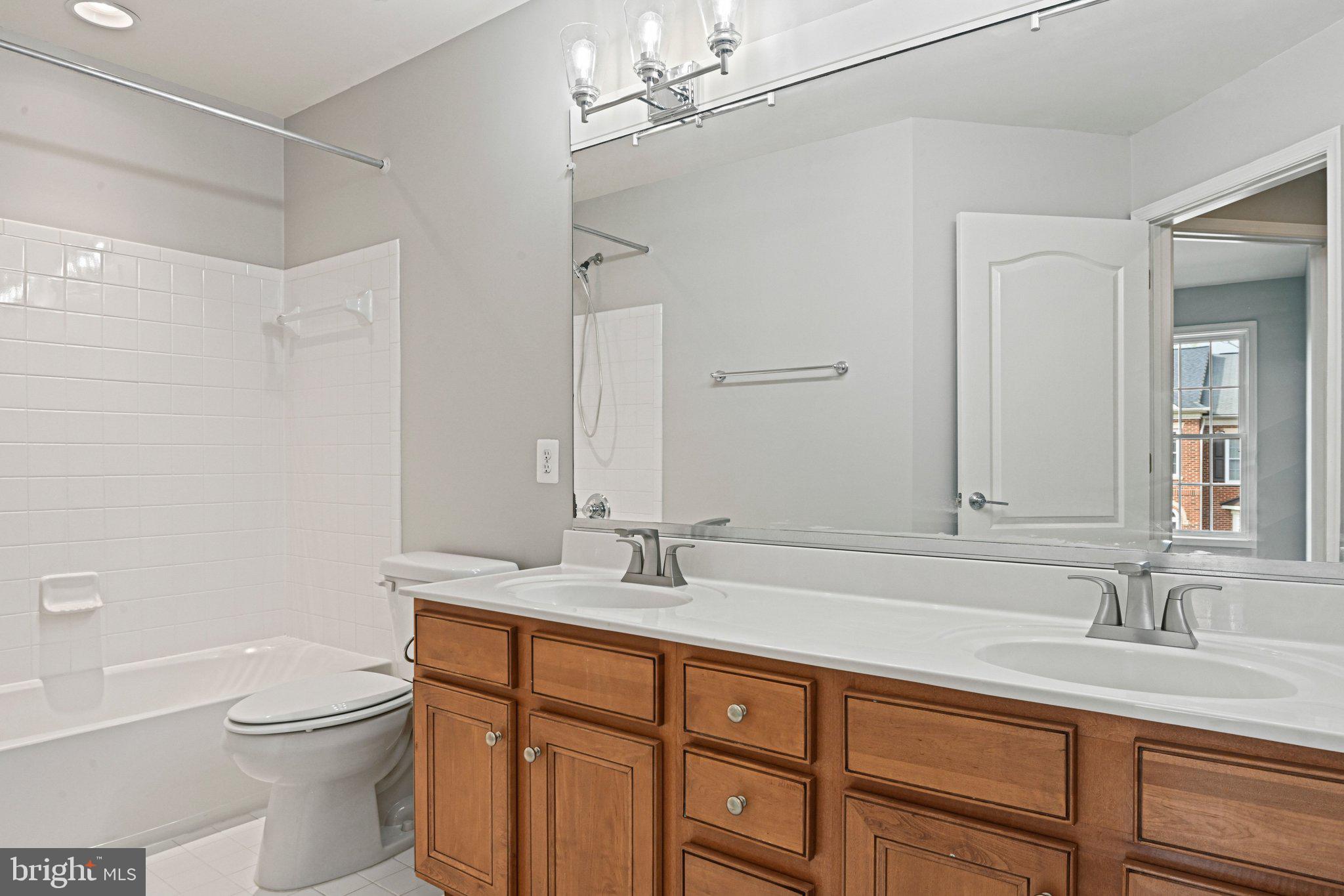 BRADDOCK CORNER - Residential