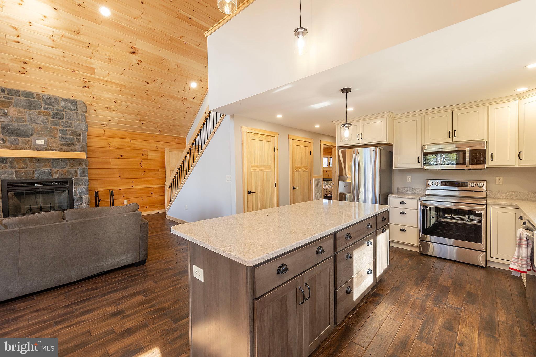 BLUFFS ON THE POTOMAC - Residential