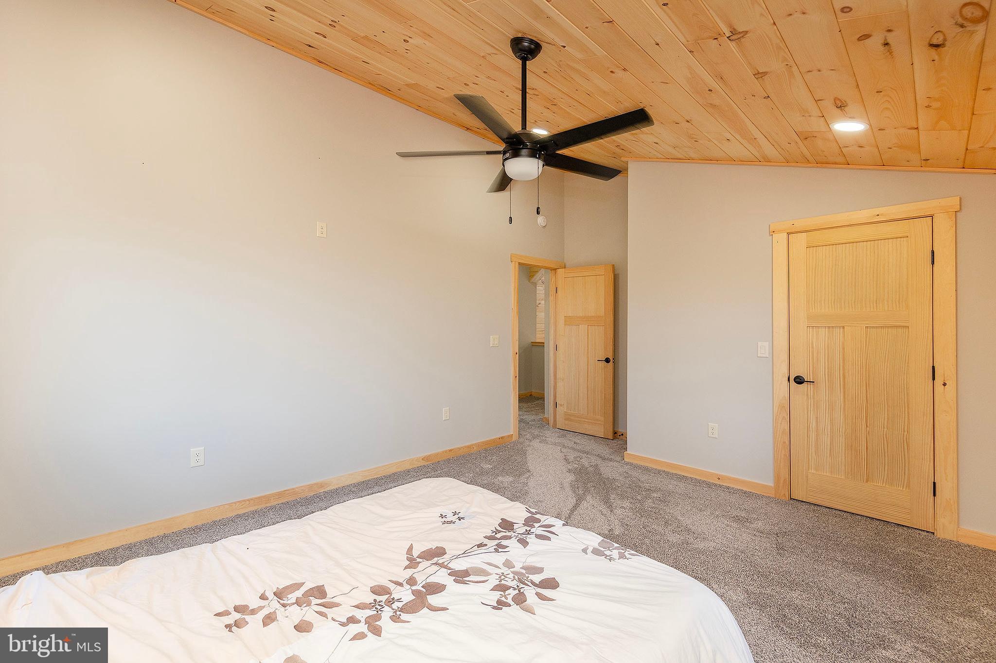 BLUFFS ON THE POTOMAC - Residential