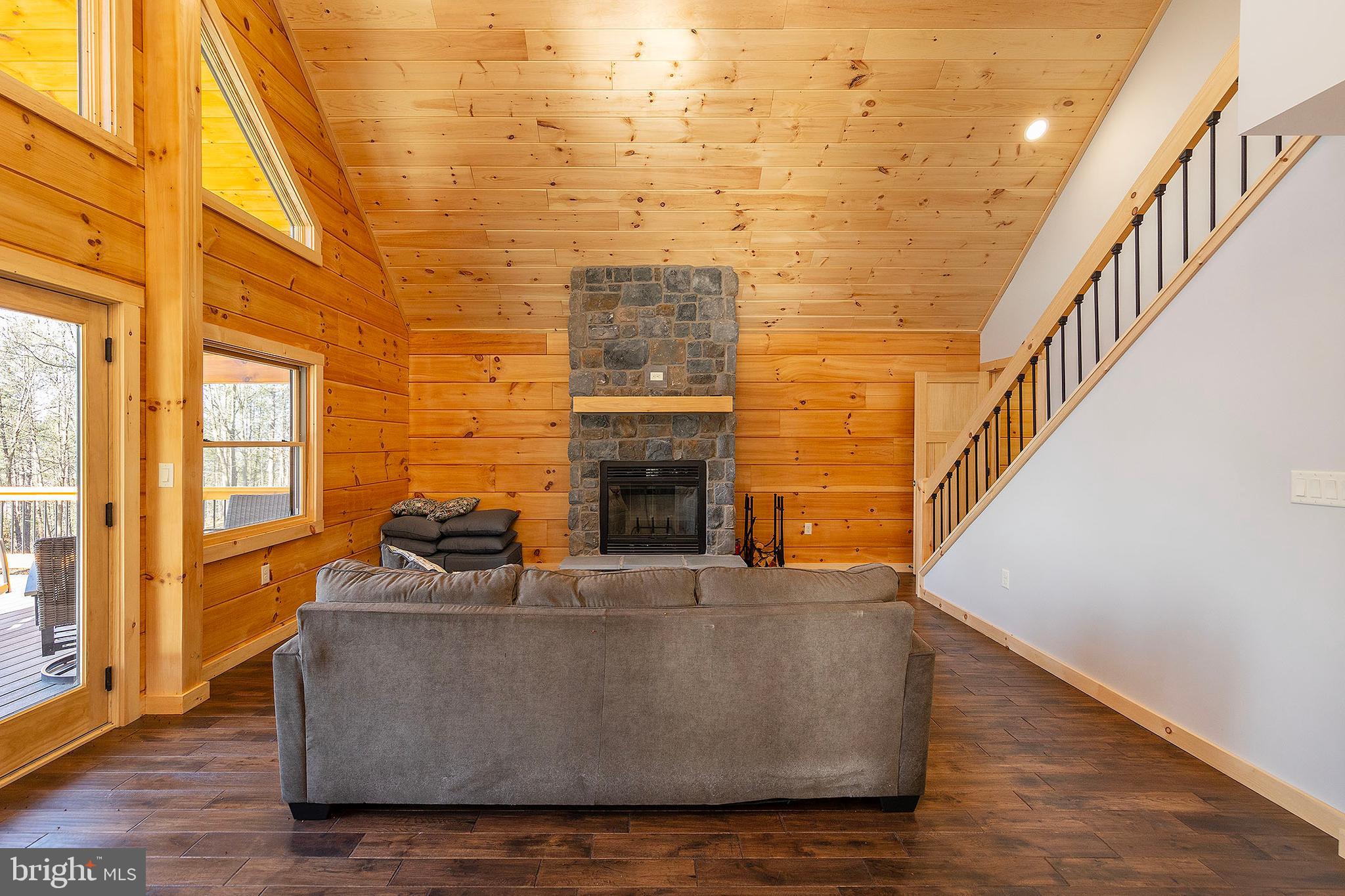 BLUFFS ON THE POTOMAC - Residential