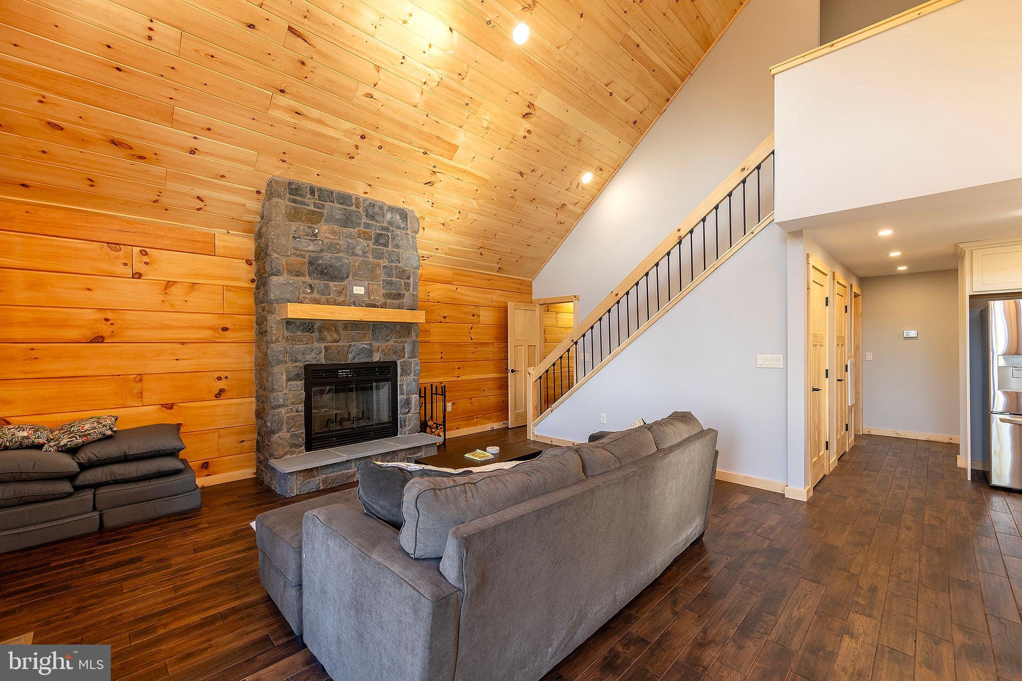 BLUFFS ON THE POTOMAC - Residential