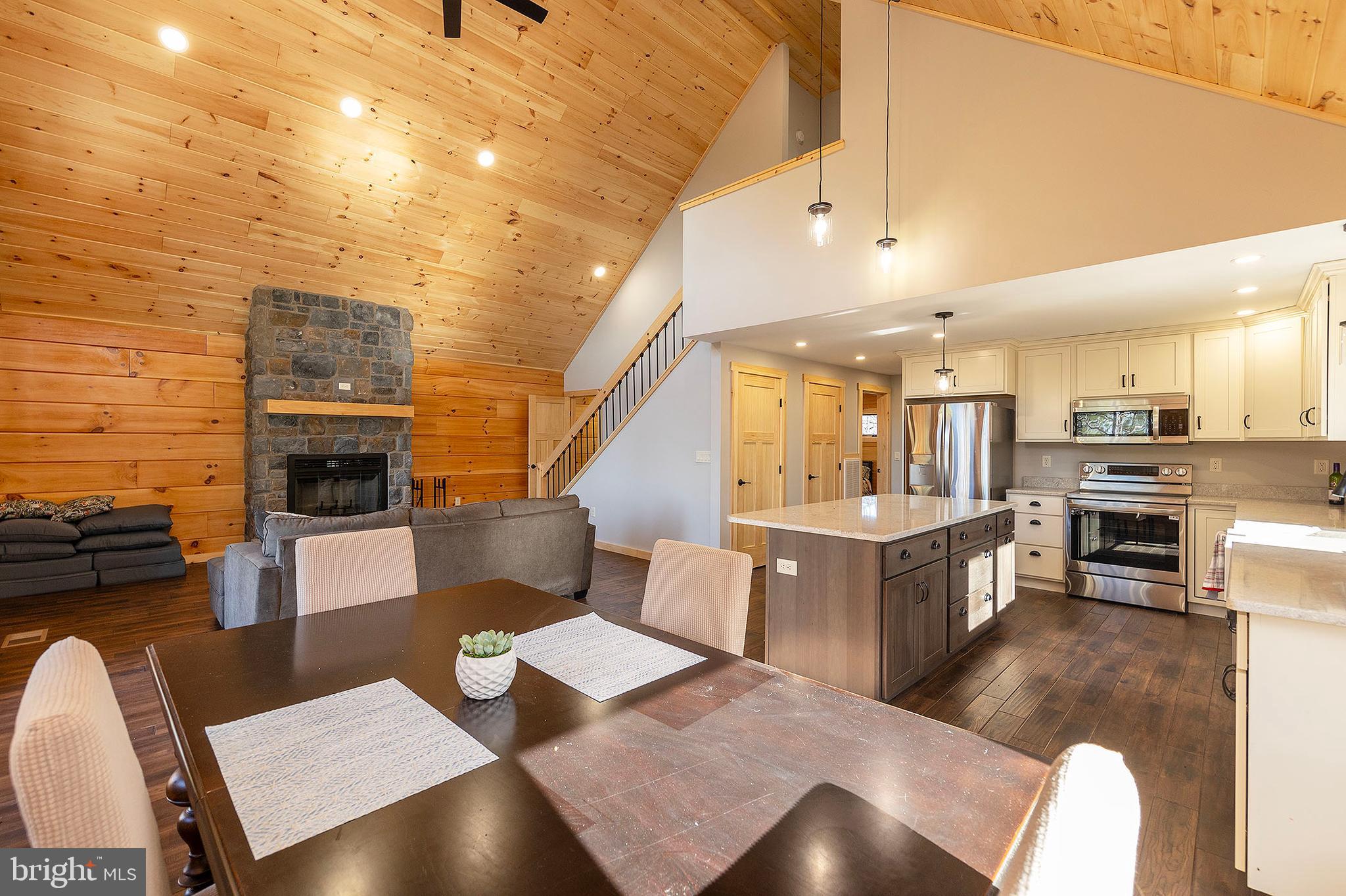 BLUFFS ON THE POTOMAC - Residential