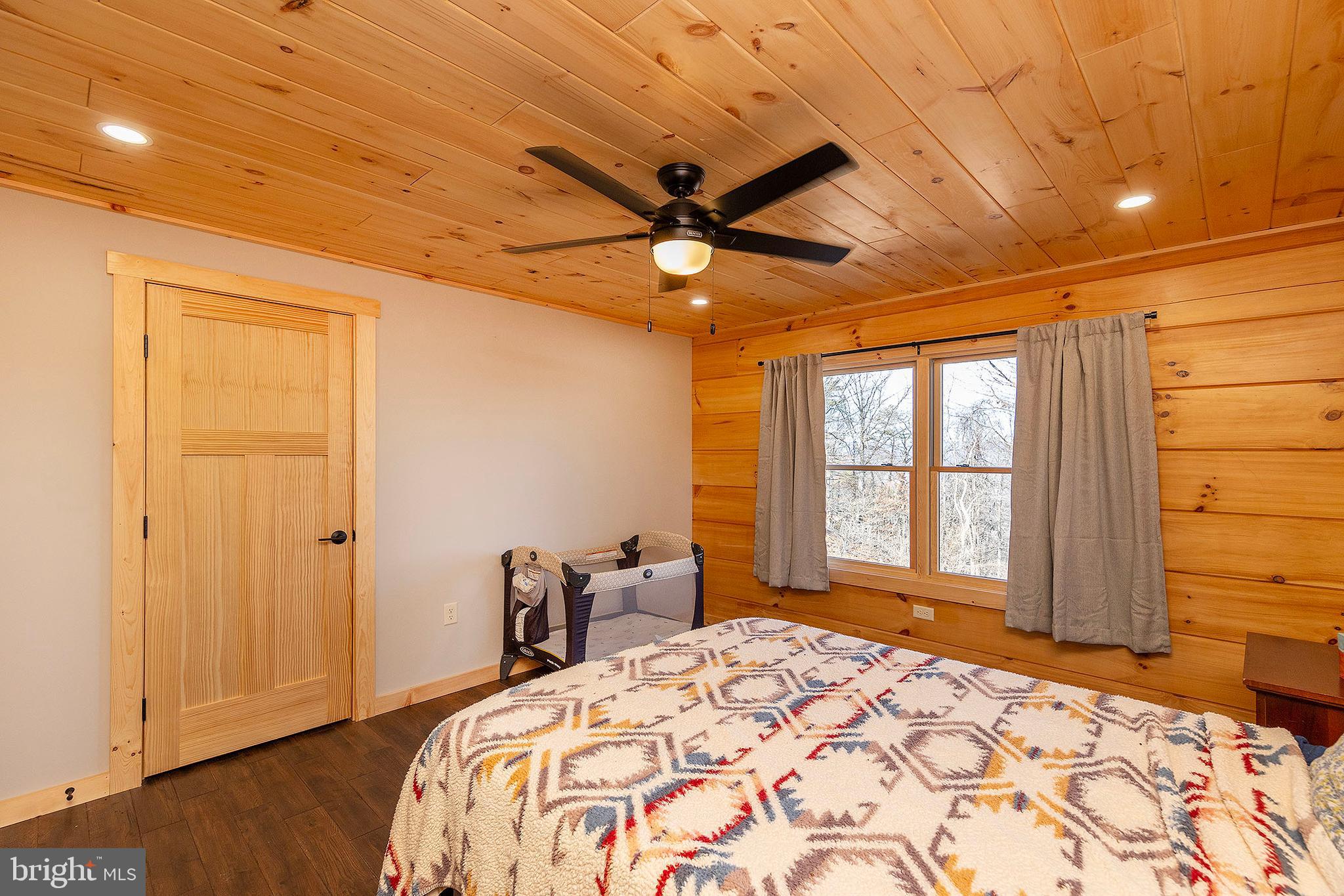 BLUFFS ON THE POTOMAC - Residential