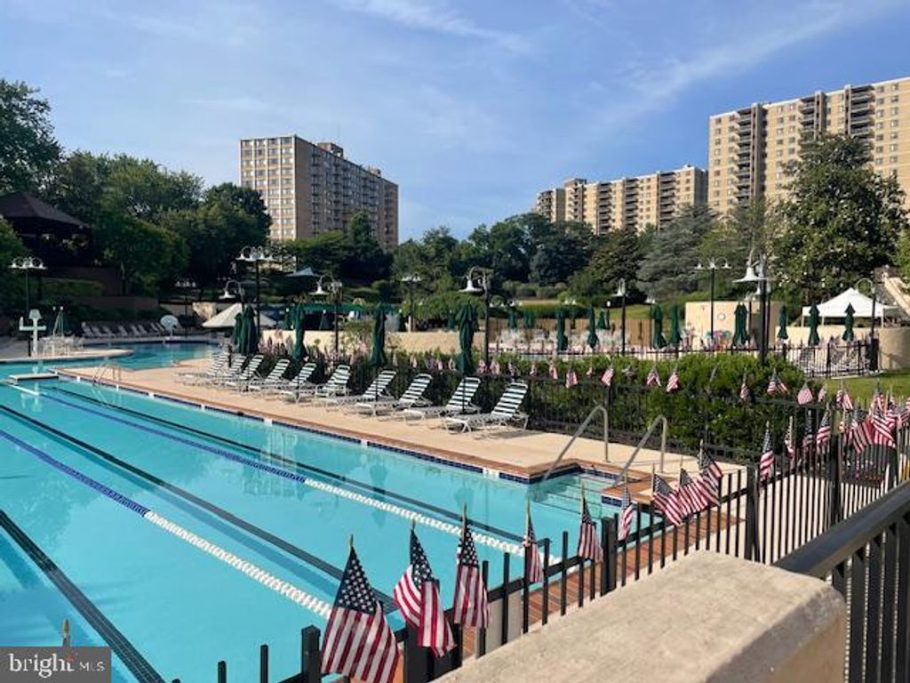 Photo of 205 Yoakum Parkway #1016, ALEXANDRIA, VA 22304 (MLS # VAAX2051234)