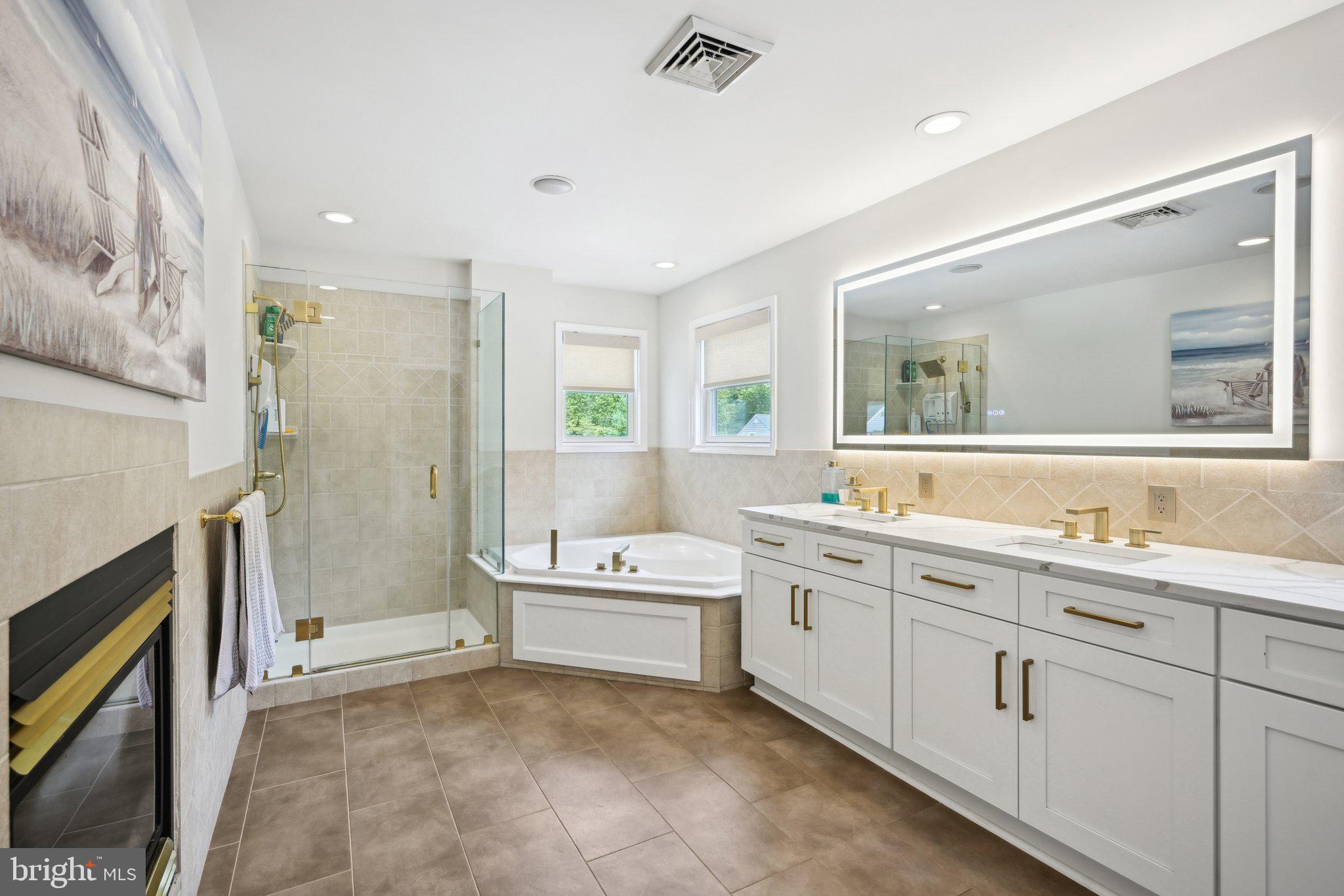 HUNTINGDON VALLEY - Residential