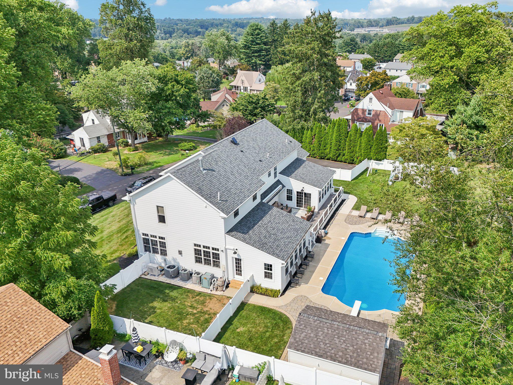 HUNTINGDON VALLEY - Residential