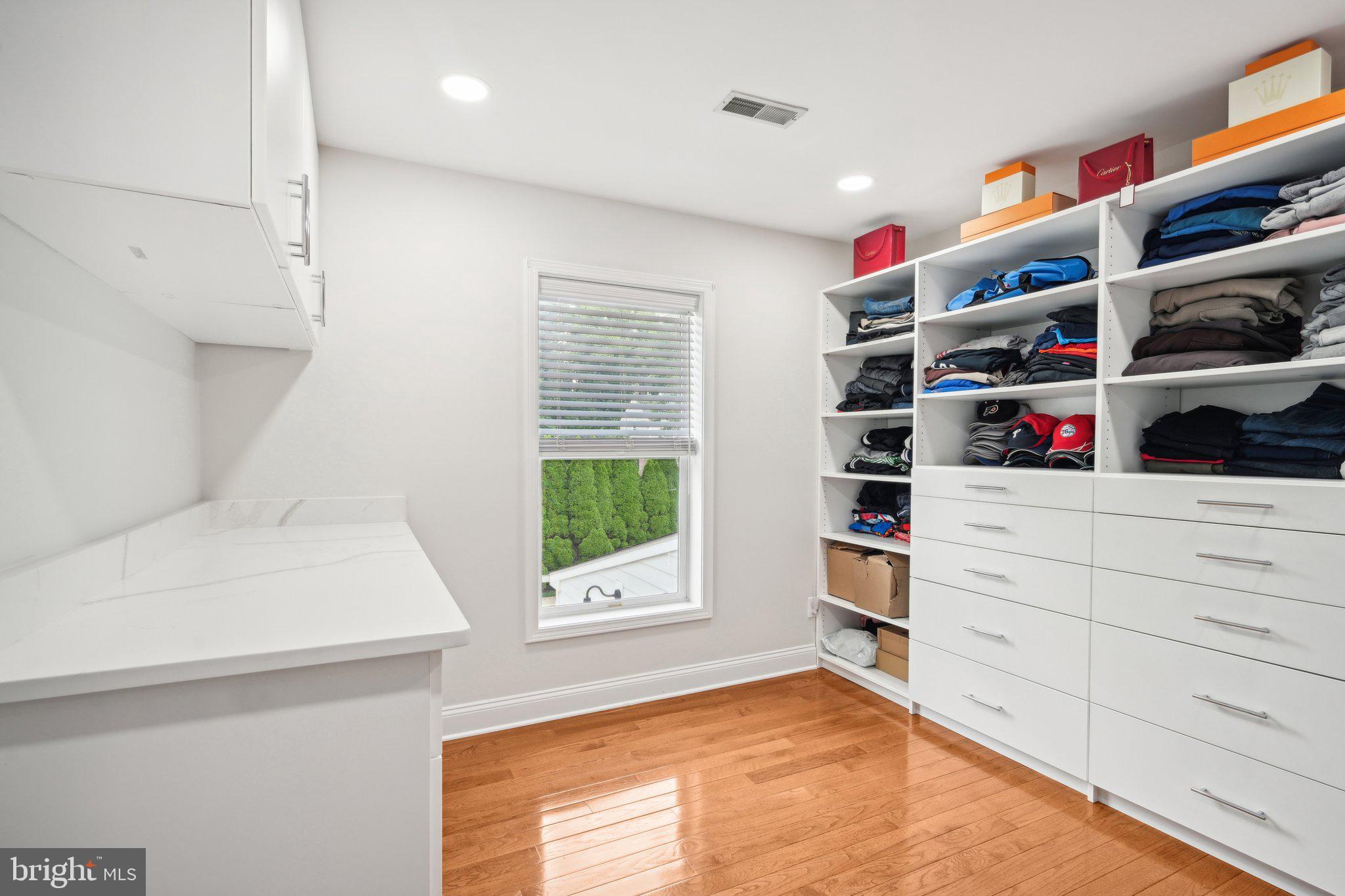 HUNTINGDON VALLEY - Residential