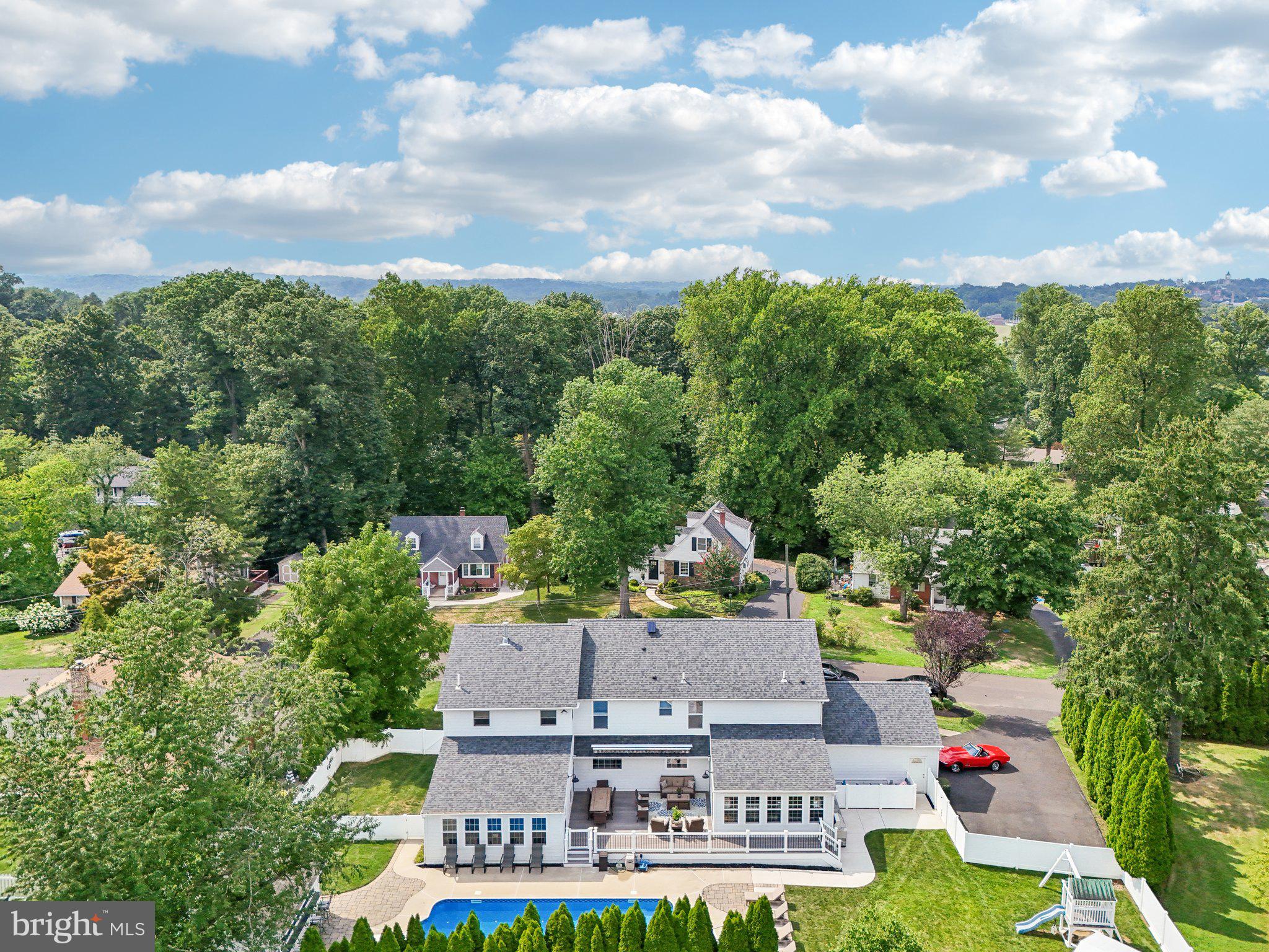 HUNTINGDON VALLEY - Residential