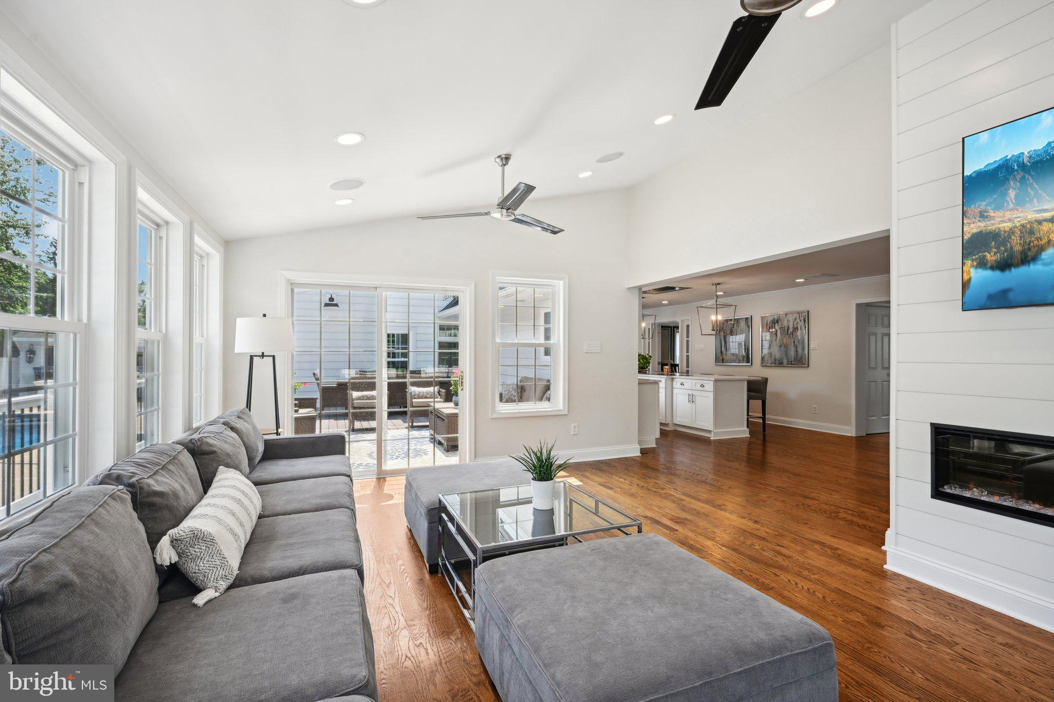 HUNTINGDON VALLEY - Residential