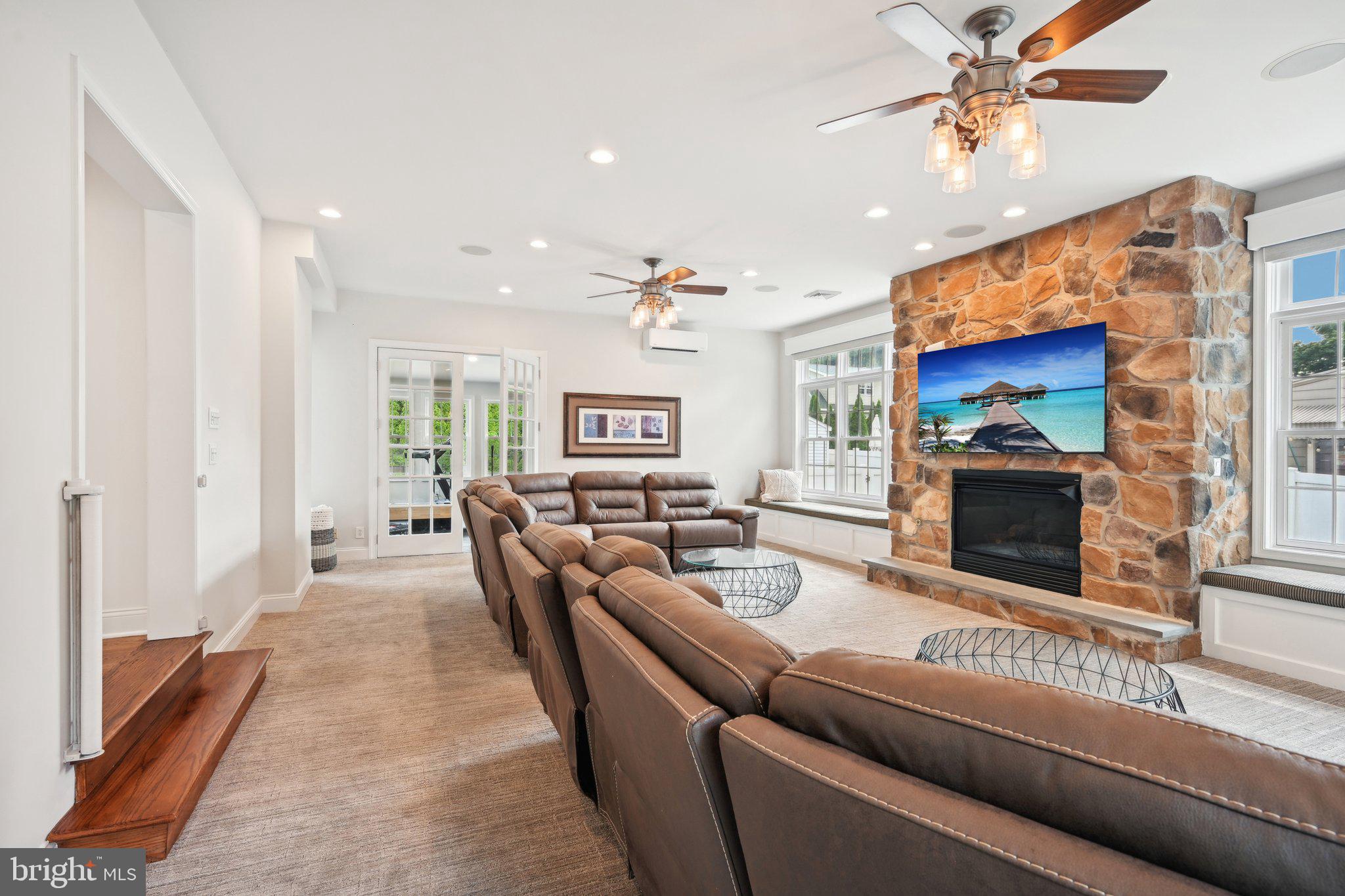 HUNTINGDON VALLEY - Residential