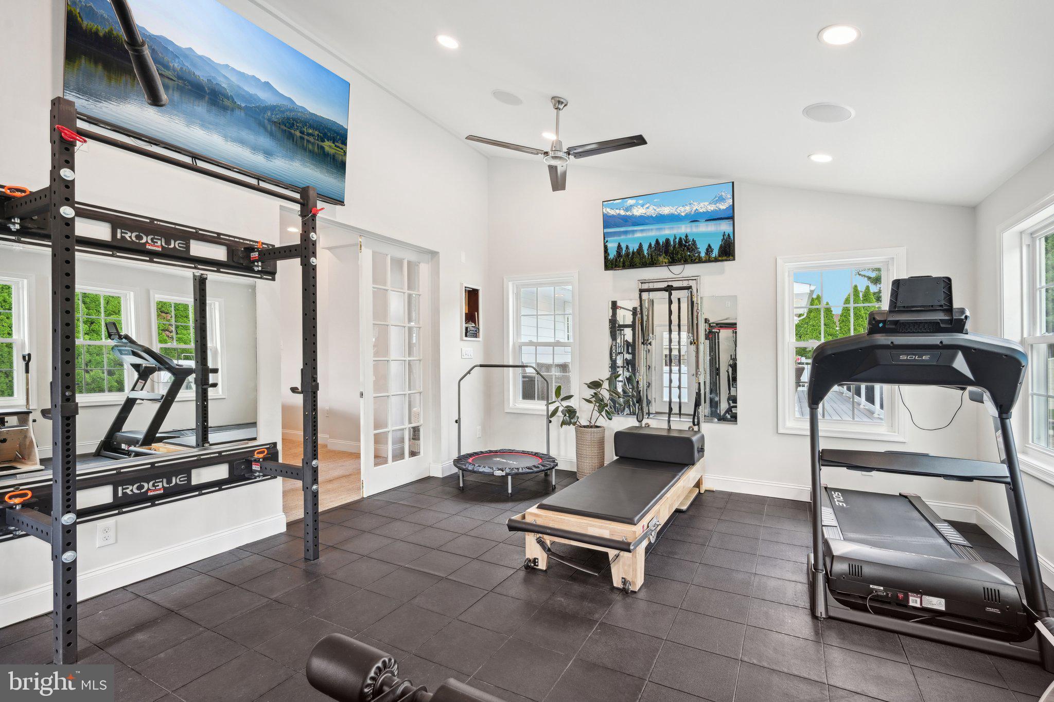 HUNTINGDON VALLEY - Residential