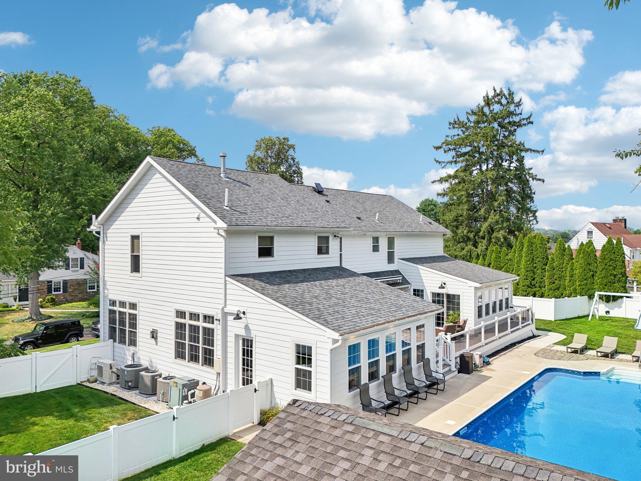 HUNTINGDON VALLEY - Residential