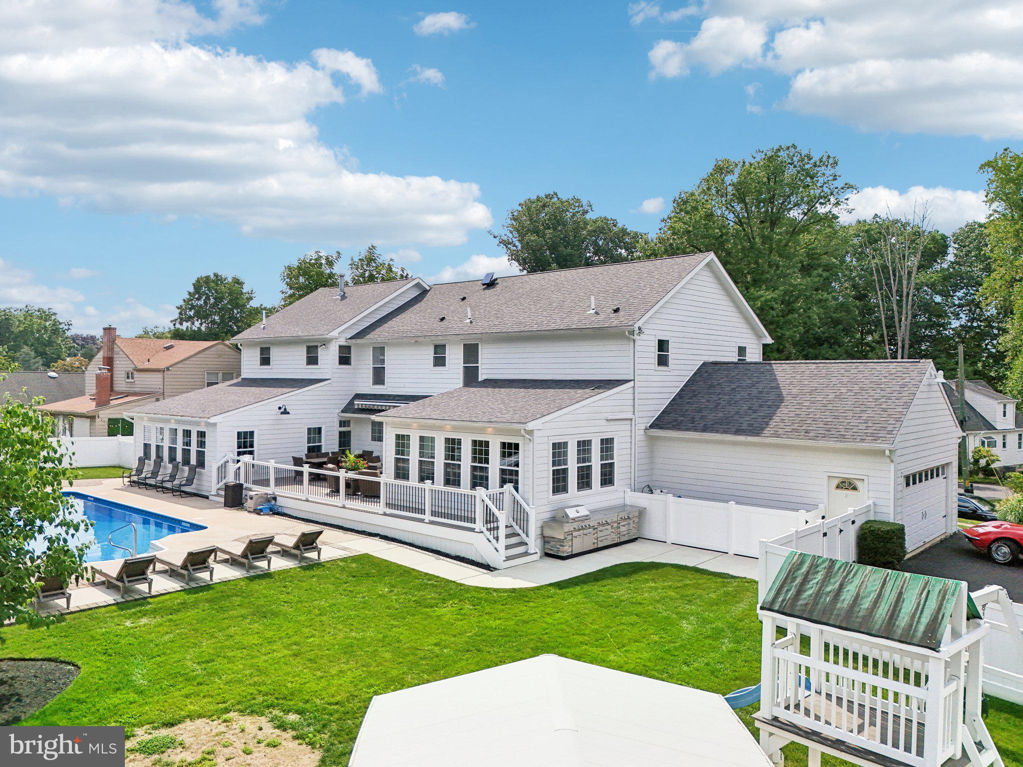 HUNTINGDON VALLEY - Residential