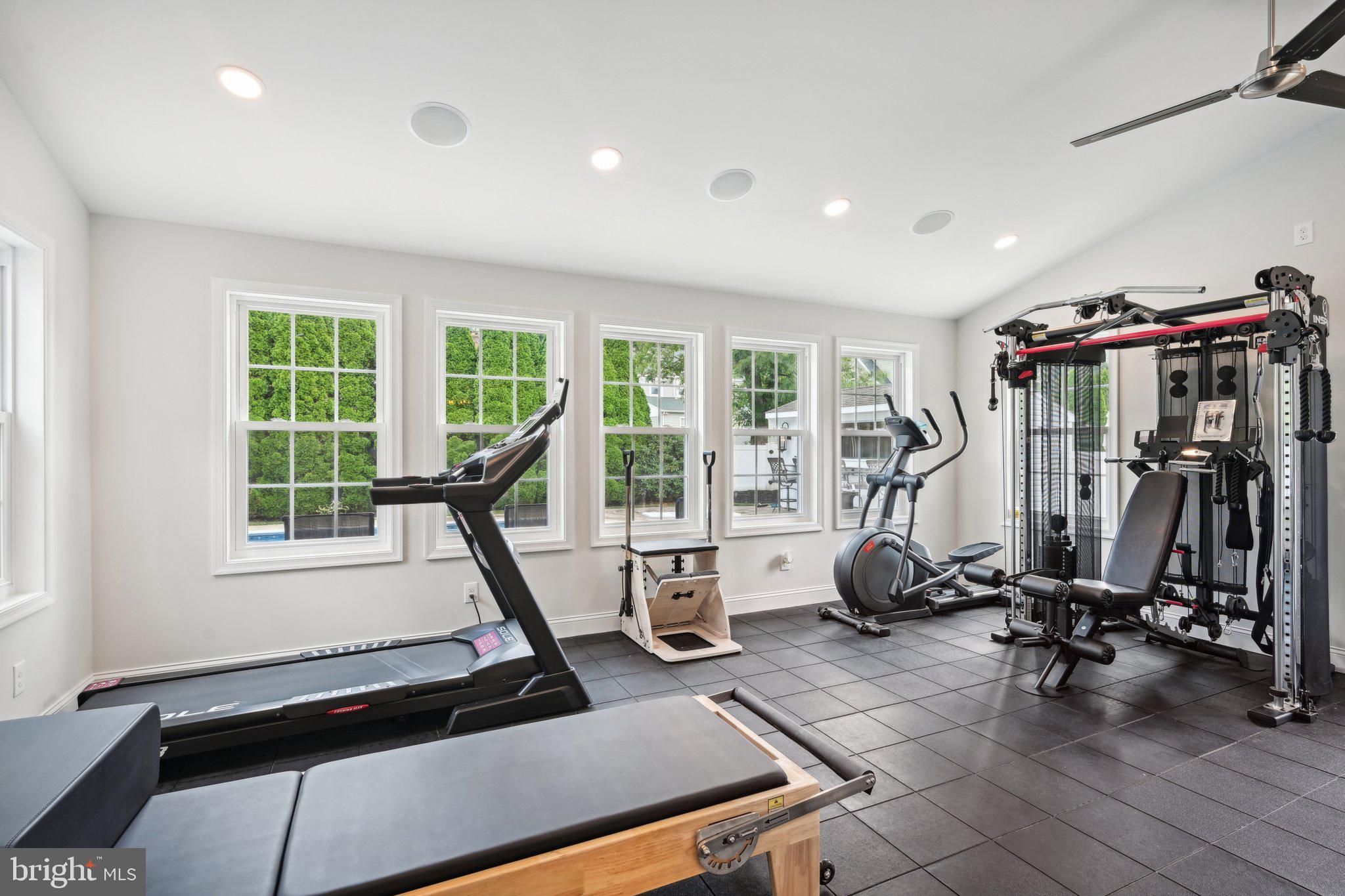 HUNTINGDON VALLEY - Residential