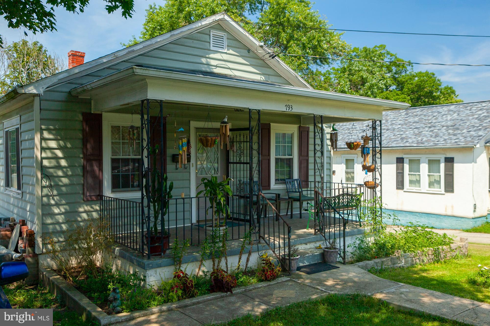 Take a little bungalow with loads of potential, some imagination and a hefty helping of elbow grease and you have the makings of a charming home in a great location at a great price. It's close to Charles Town with all the restaurants and shops and a good spot for commuters to VA or MD. Hardwood floors, fenced yard, basement, With a little work, this home could be an adorable little bungalow. Sold as is. Pending release