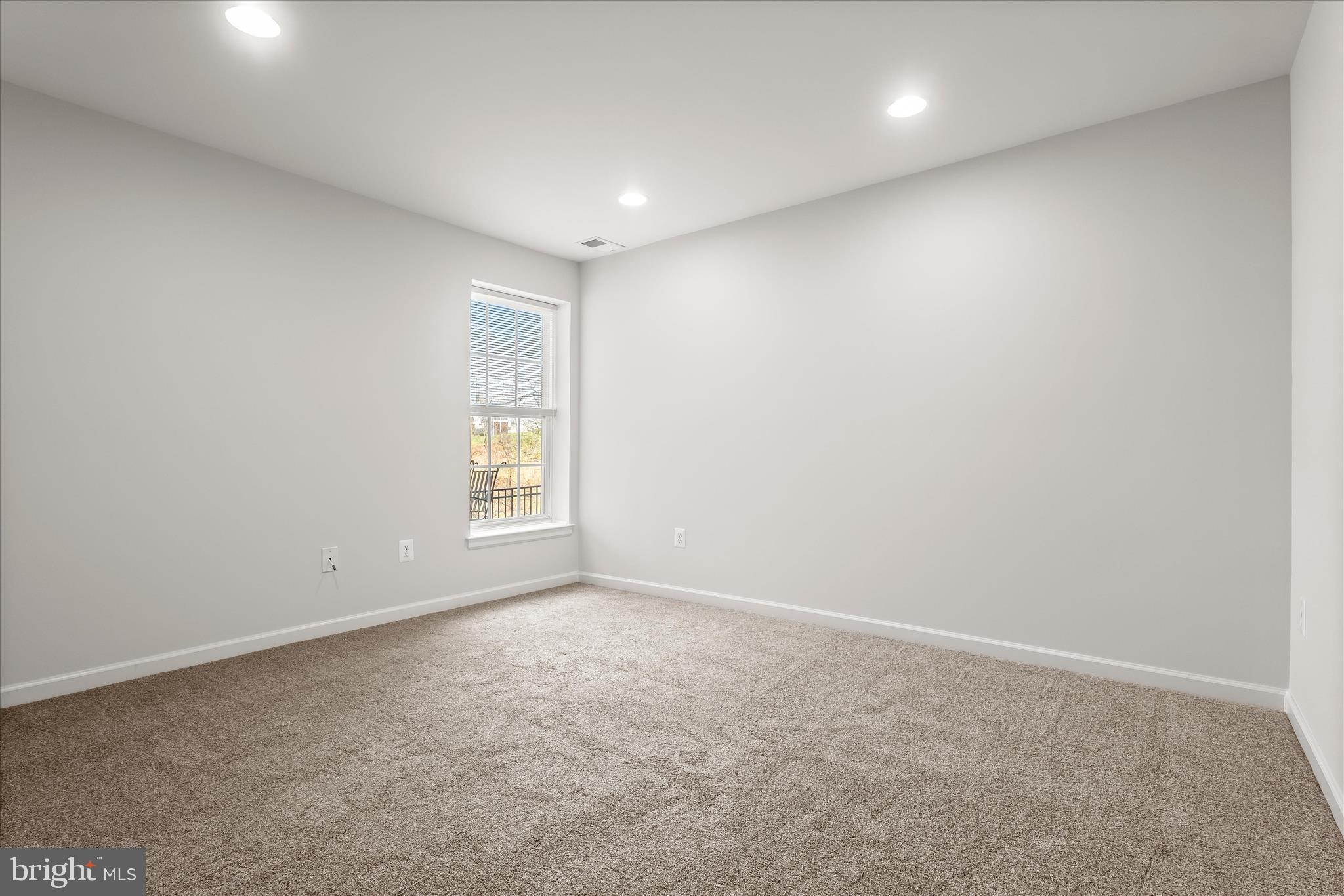 SIGNATURE CLUB AT GREENVIEW - Residential