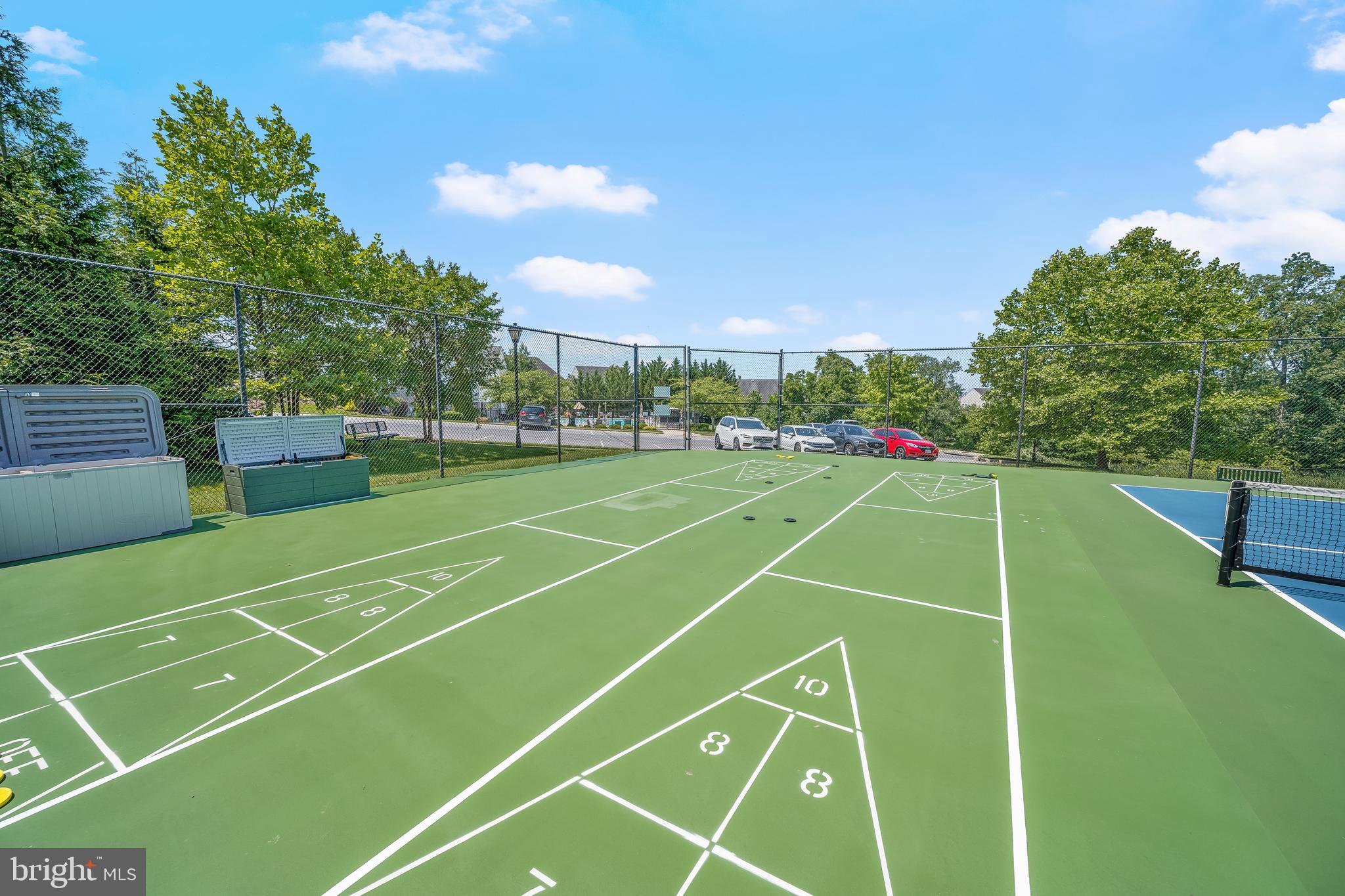 SIGNATURE CLUB AT GREENVIEW - Residential