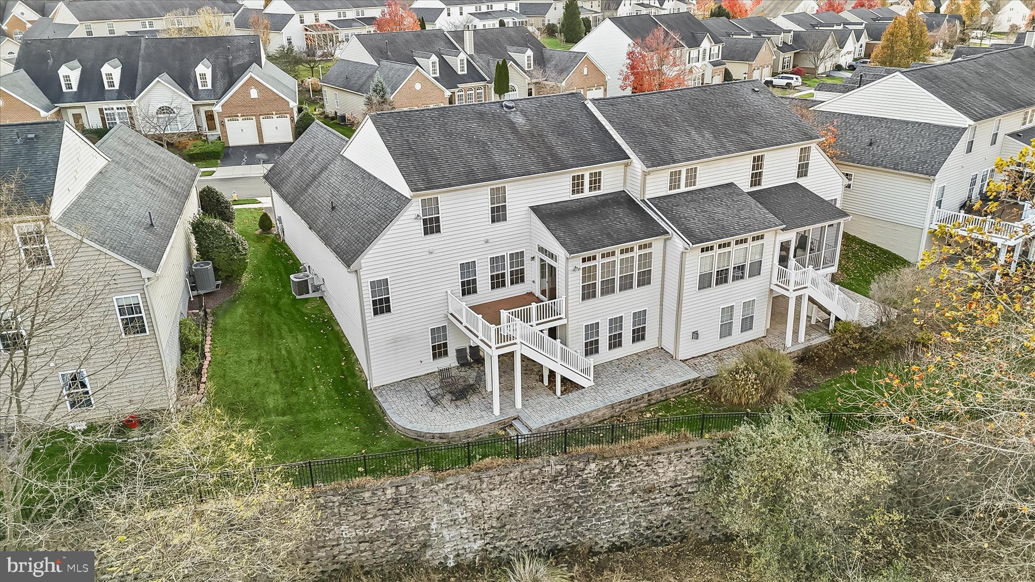 SIGNATURE CLUB AT GREENVIEW - Residential