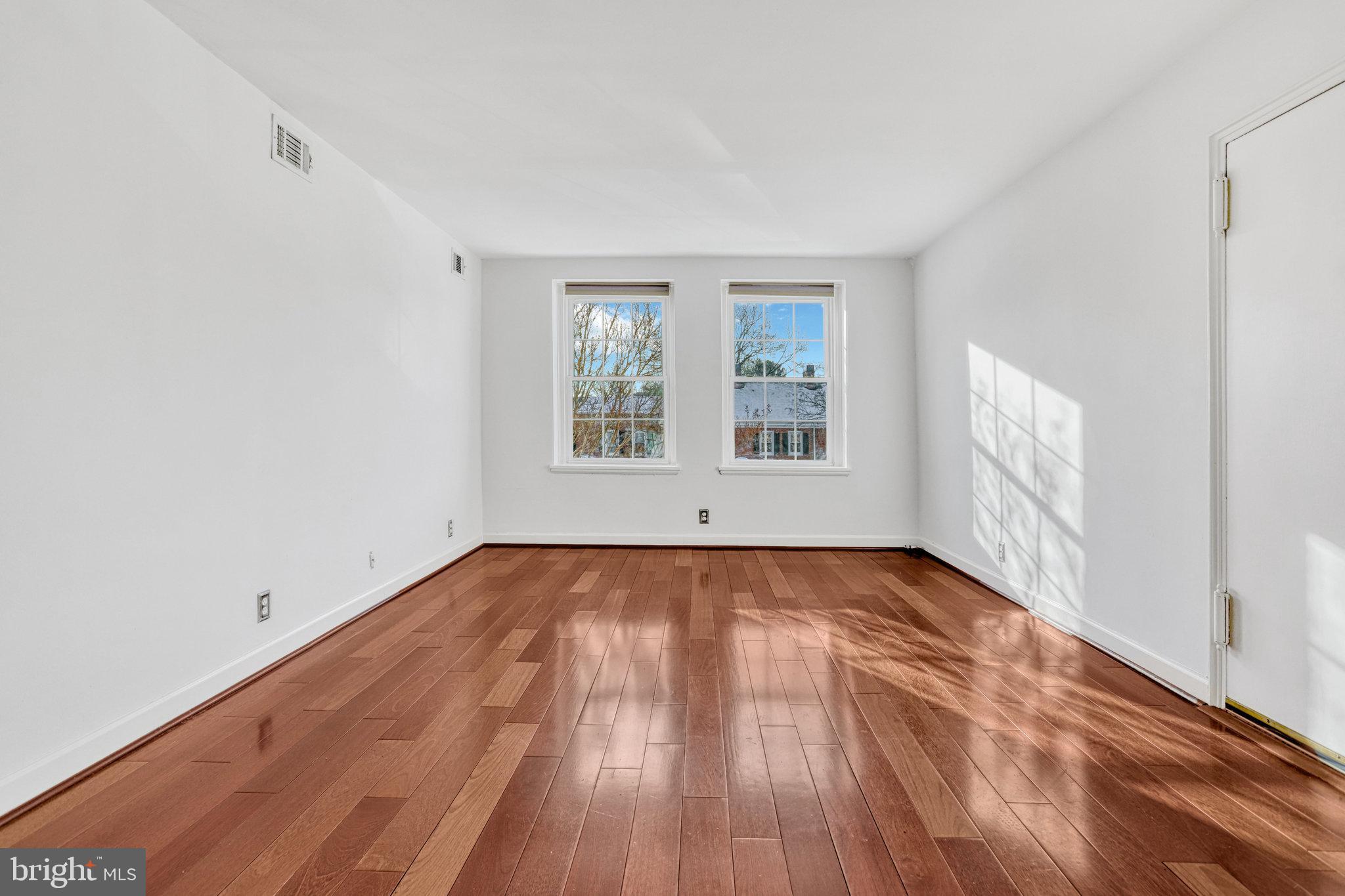 2854 S BUCHANAN STREET B2