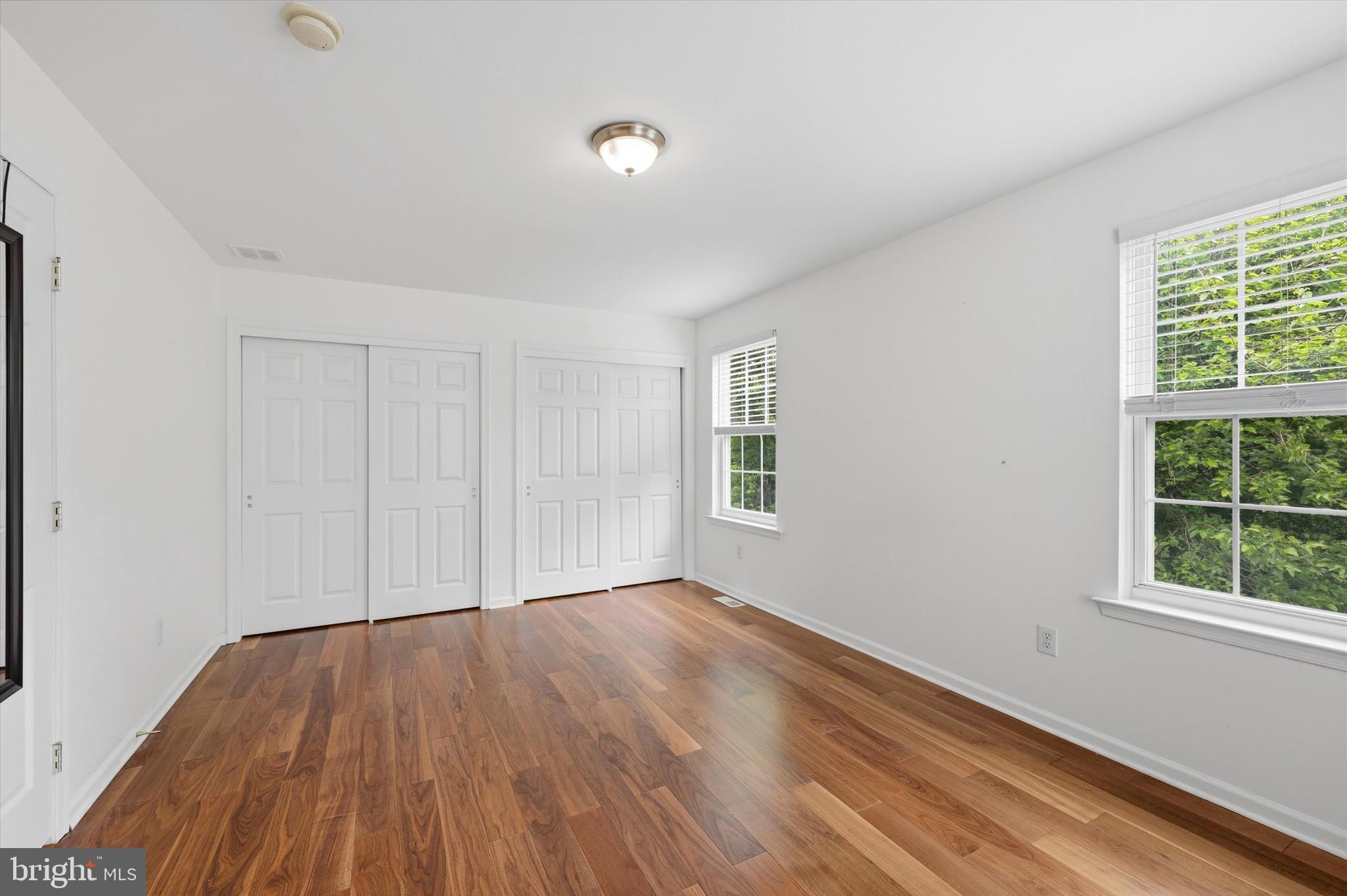 FREEDLEY SQUARE - Residential