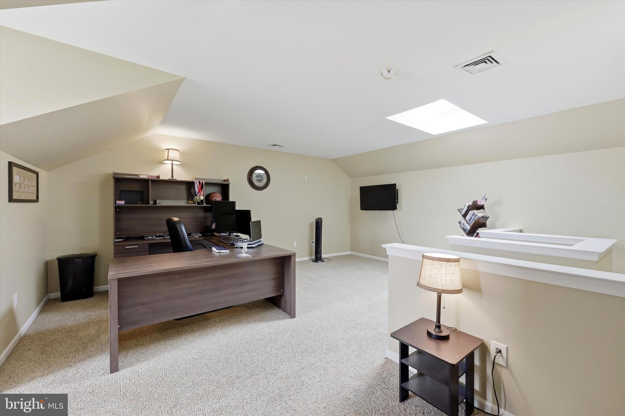 FREEDLEY SQUARE - Residential
