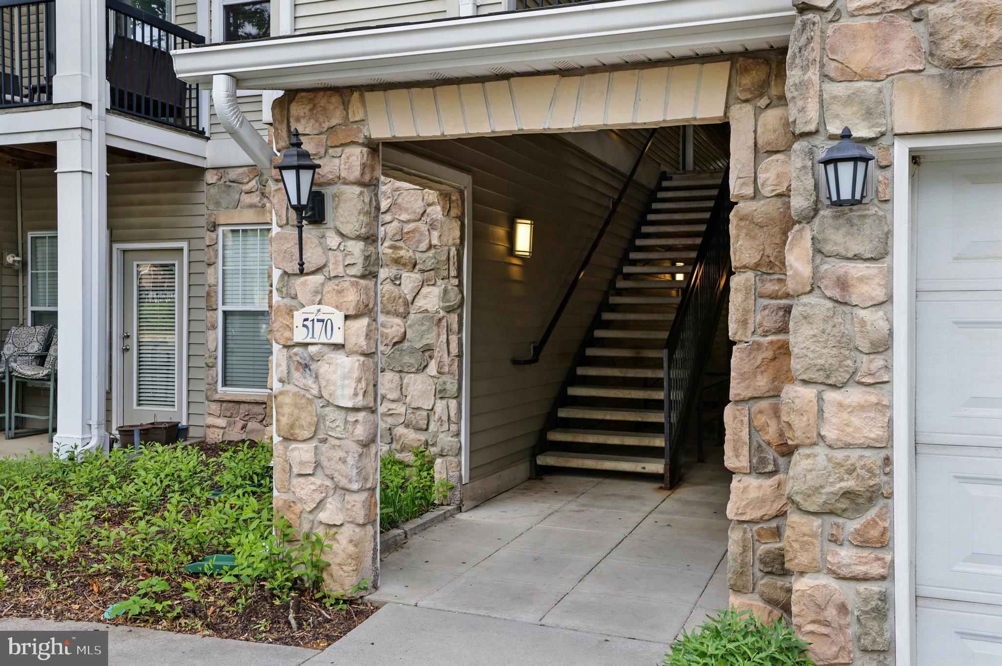 5170 WILLIAM COLIN COURT N