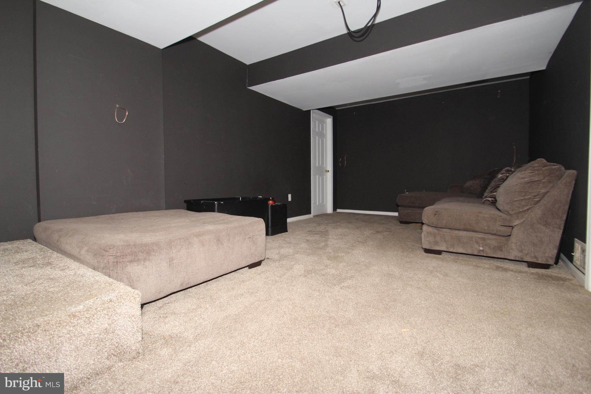 MEADOW GLEN - Residential