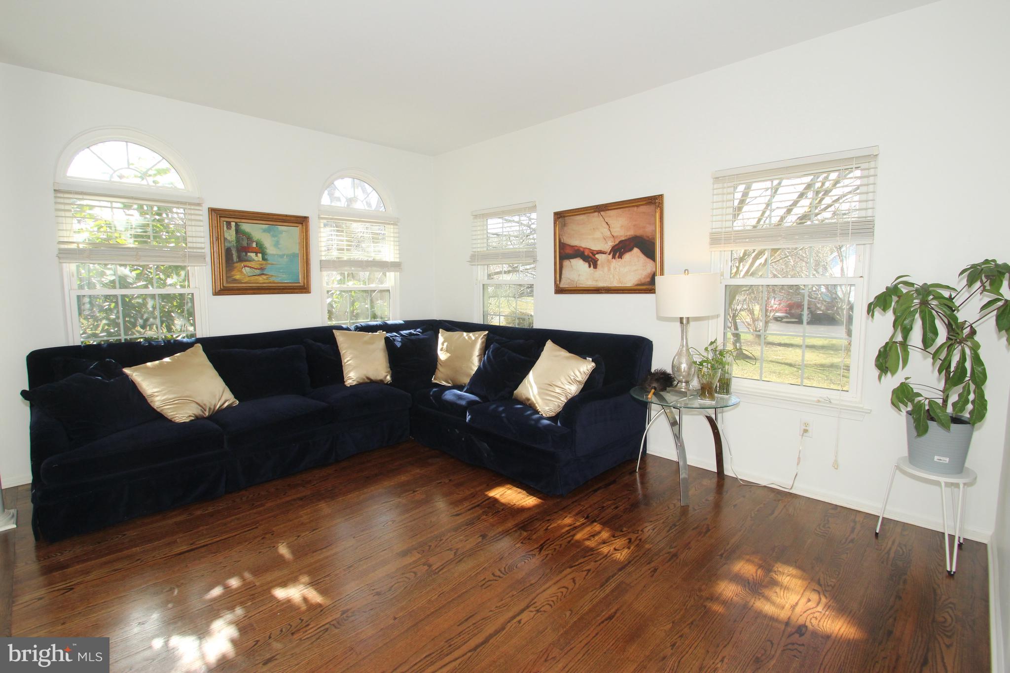 MEADOW GLEN - Residential