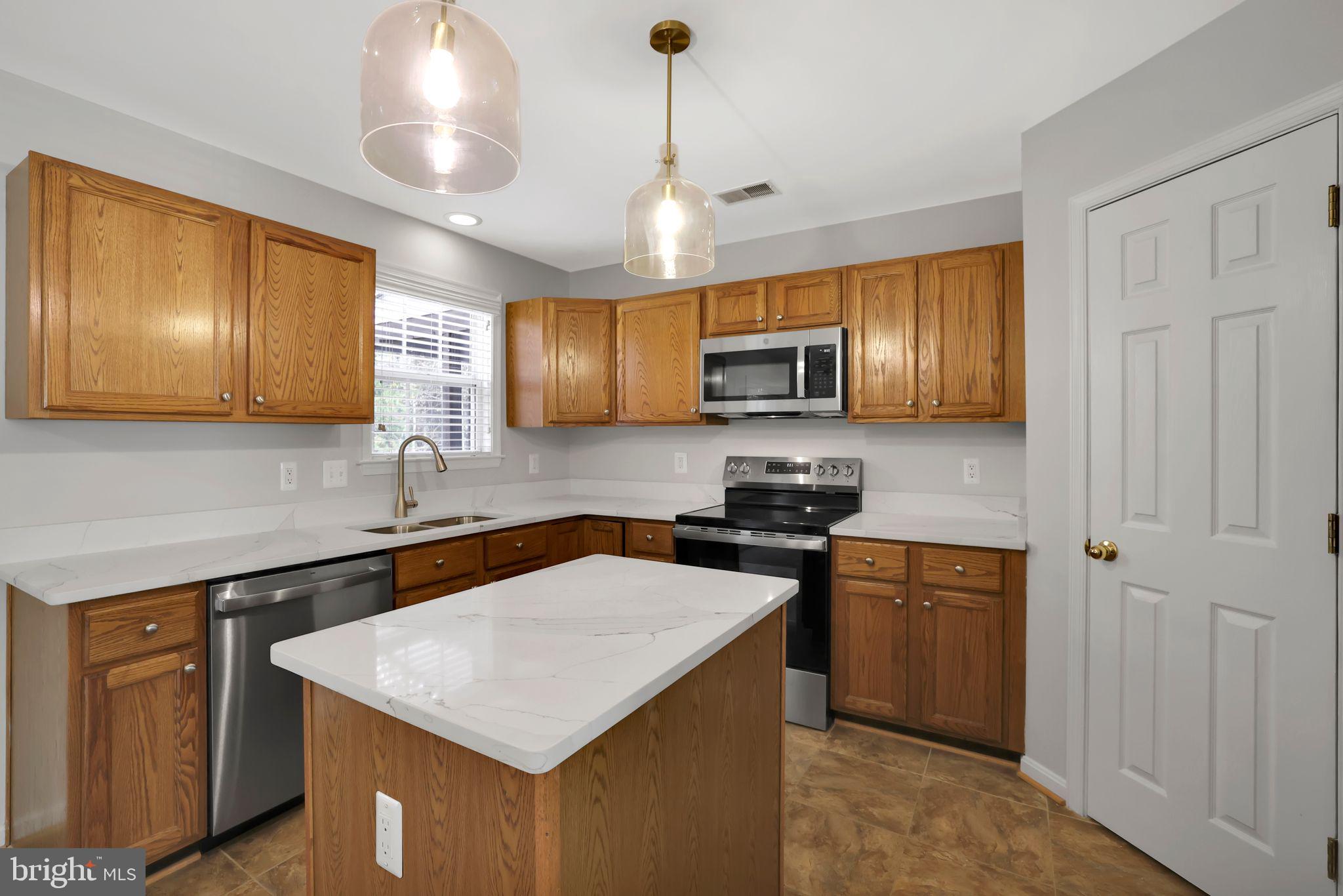 SEVEN OAKS - Residential