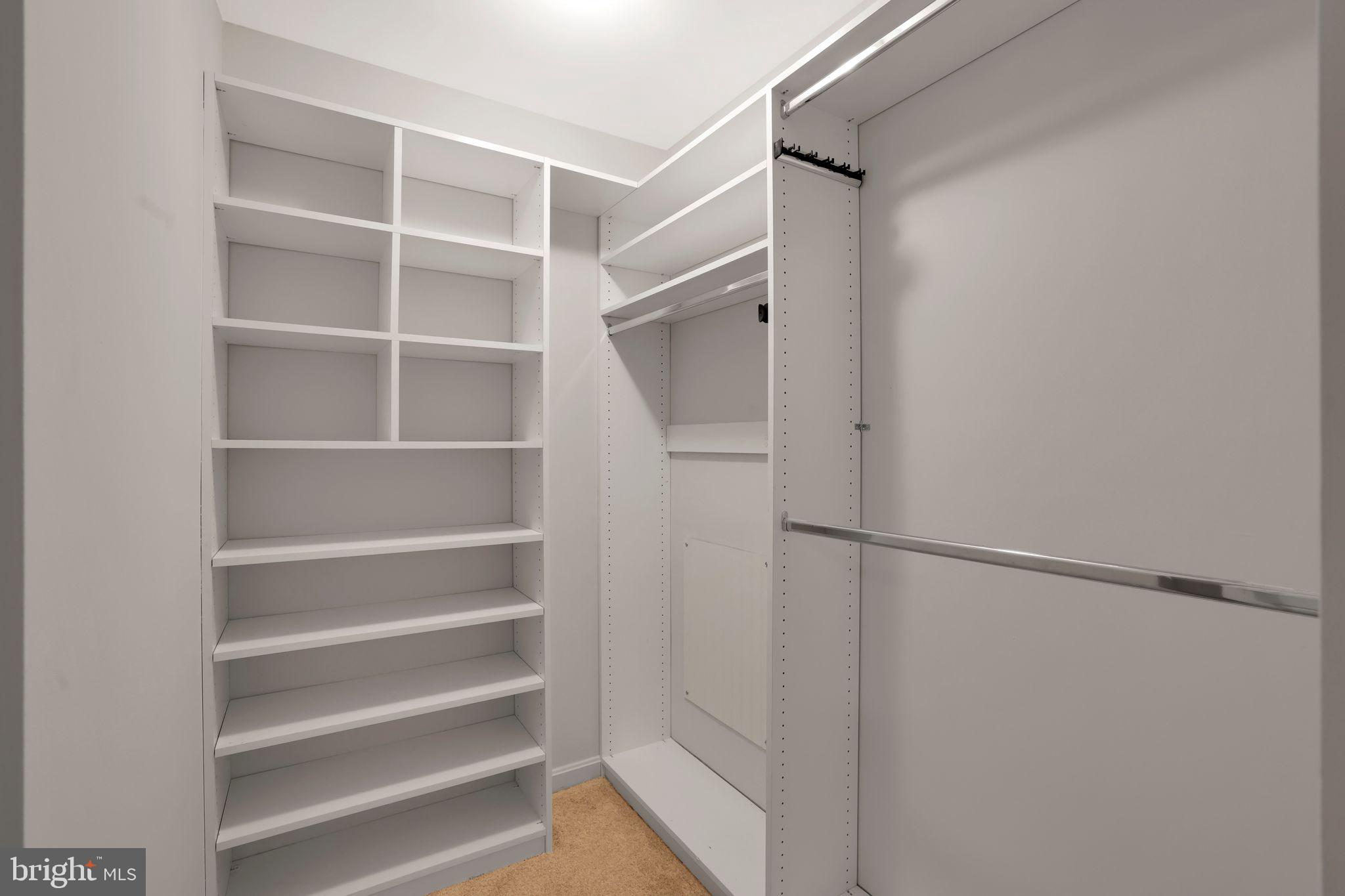 SEVEN OAKS - Residential