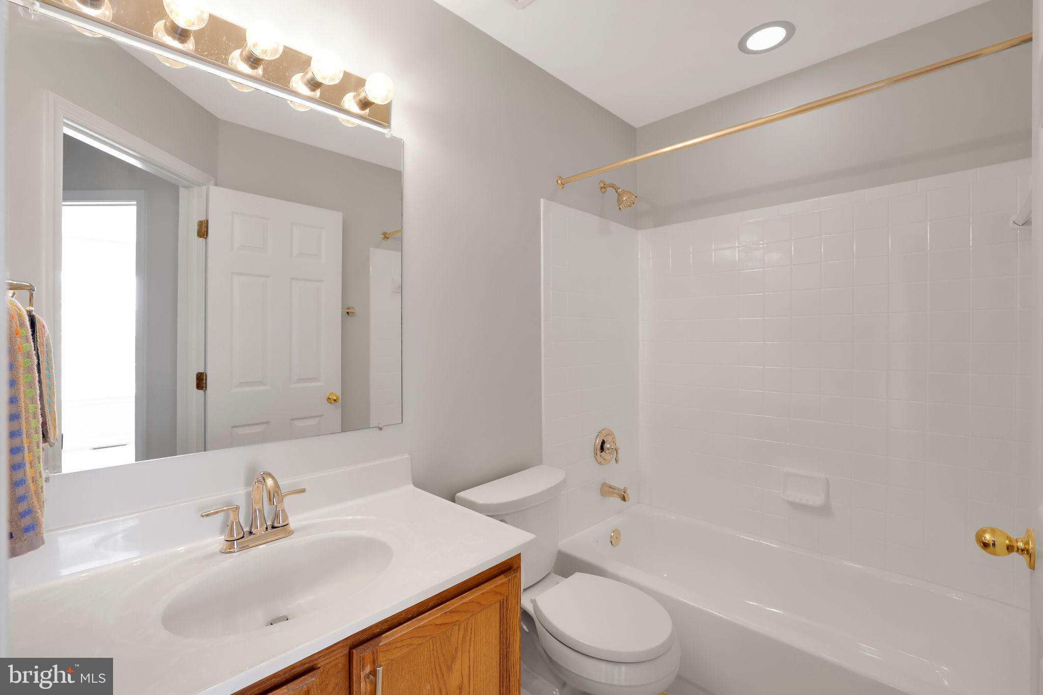 SEVEN OAKS - Residential