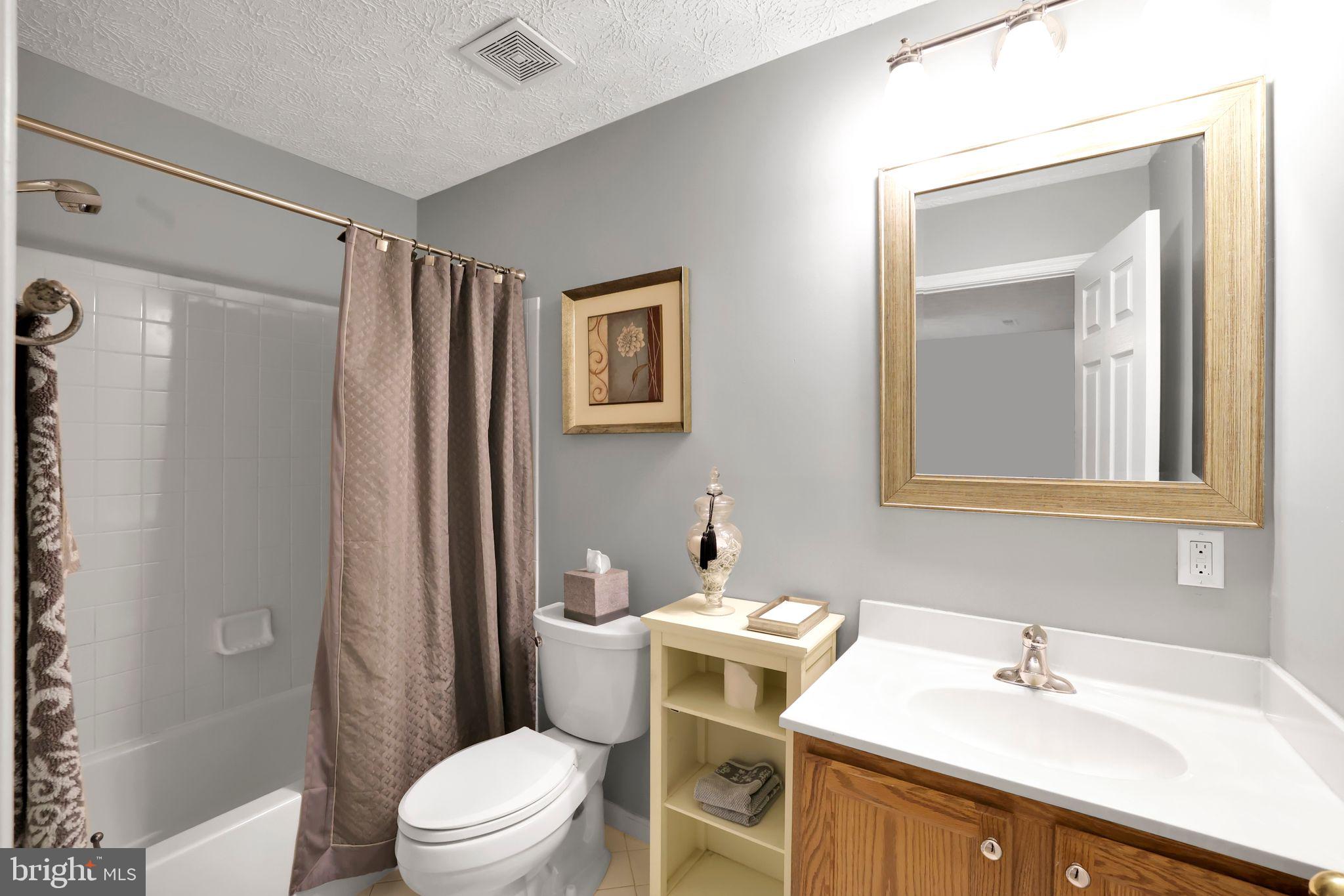 SEVEN OAKS - Residential