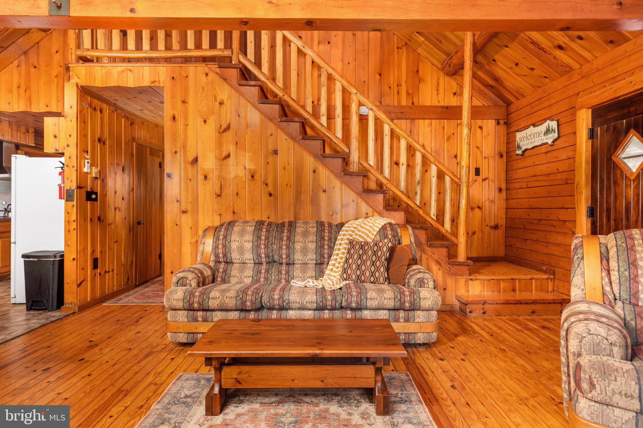 4136 US HIGHWAY 211 W