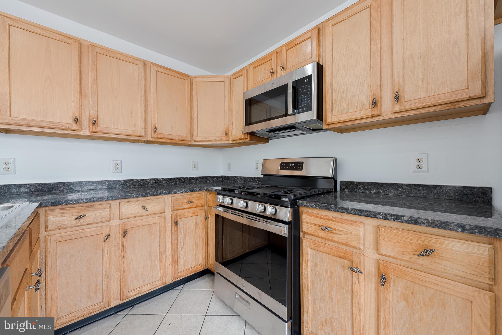 GROVEWOOD - Residential Lease